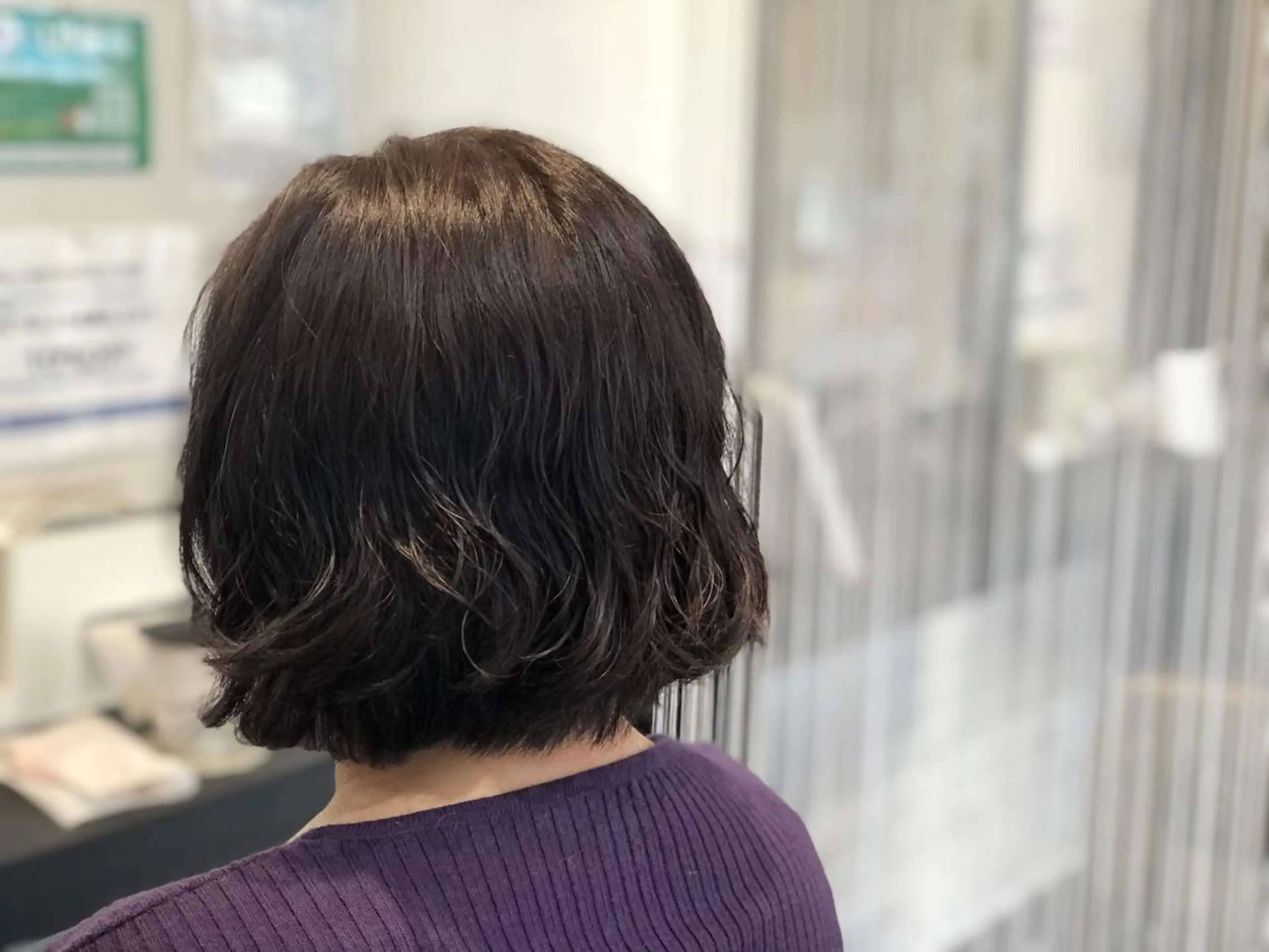 ショート カラー 若泉 真梨のヘアスタイル