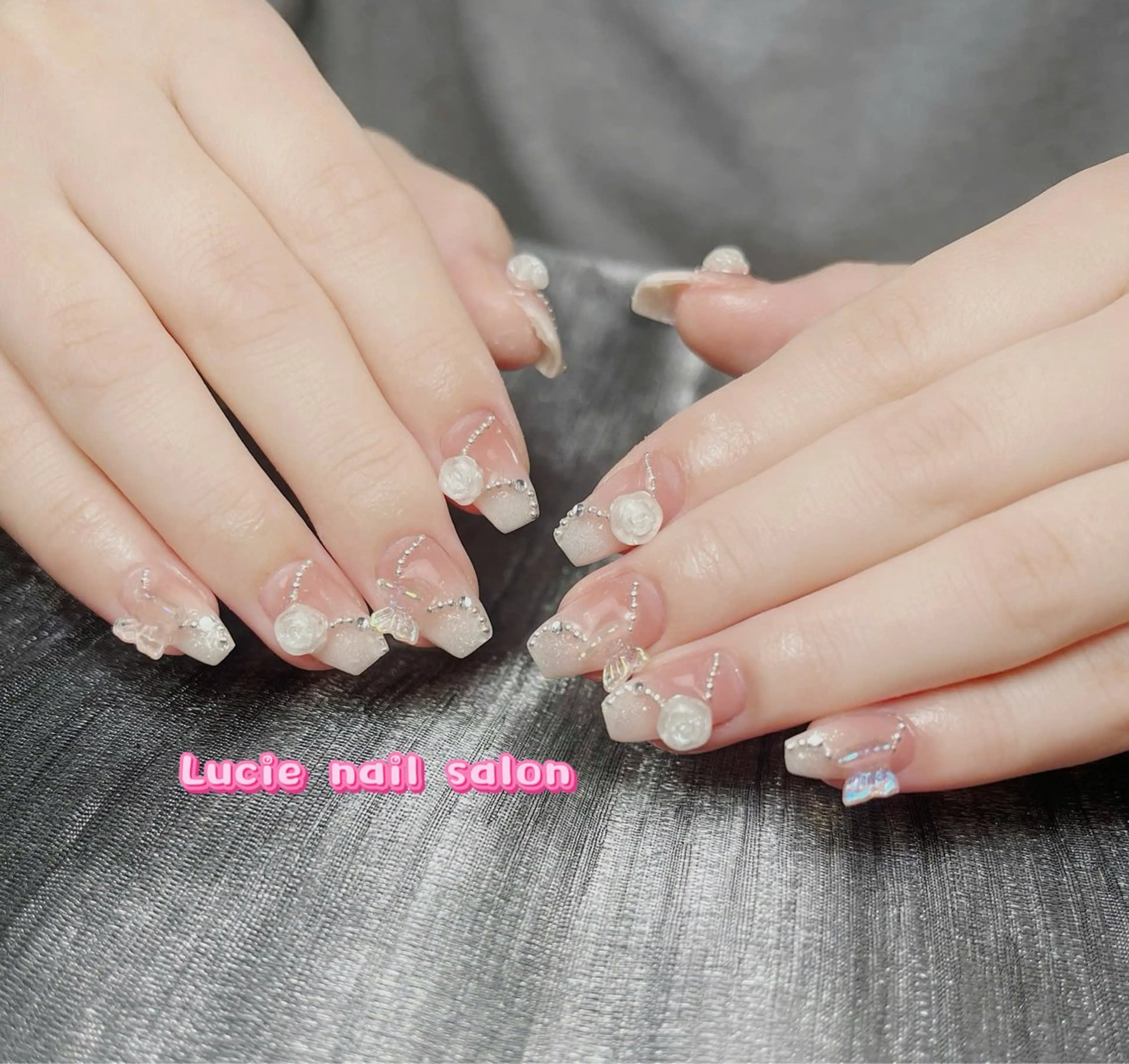 ネイル フレンチネイル ジェルネイル グラデーション 持ち込み オフィスネイル ハンドネイル LUCIE NAIL所属・LUCIE NAILのネイルデザイン