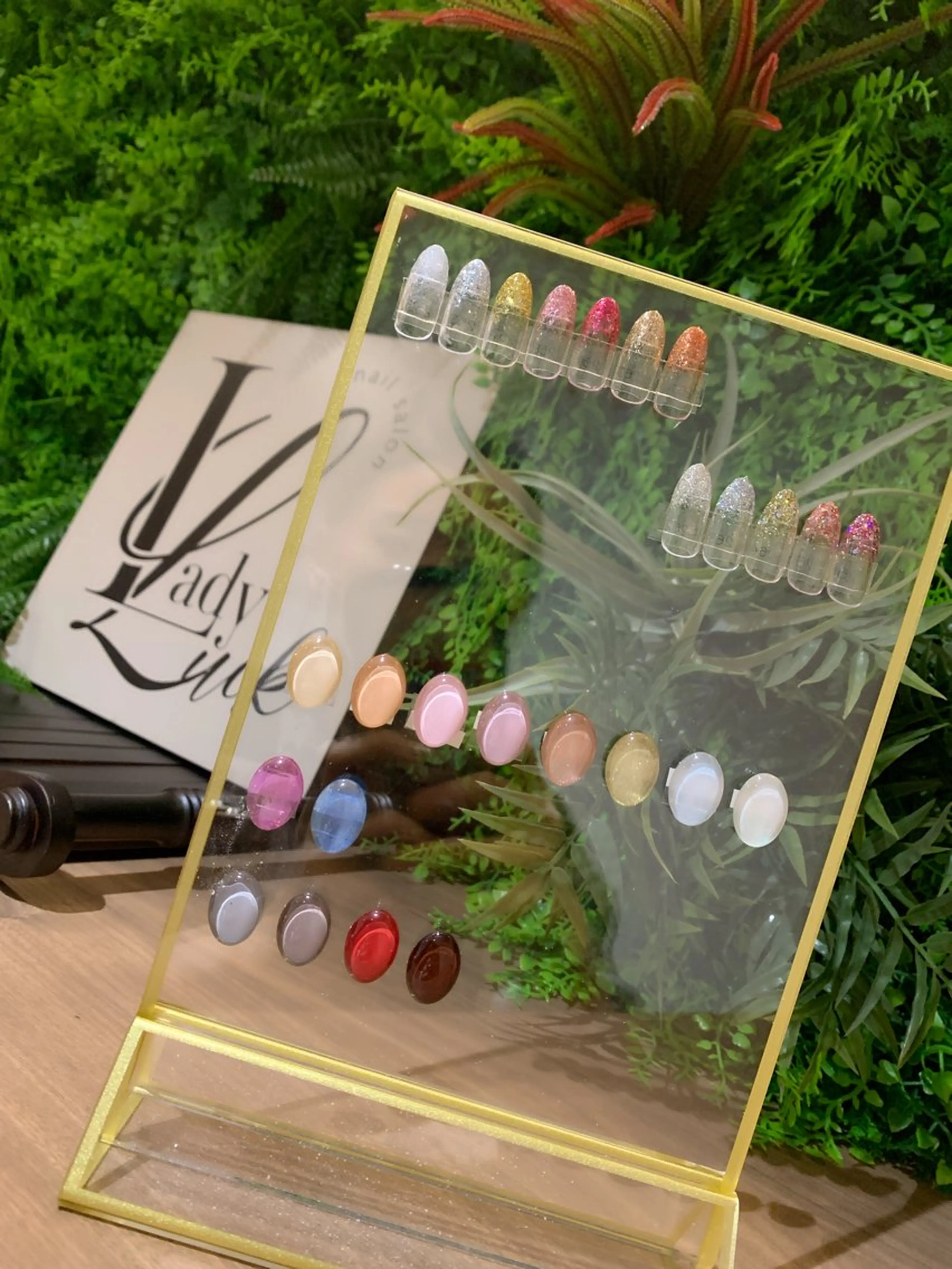 ネイル 長さ出し ラメ(グリッター) ラメグラデーション ワンカラーネイル レディラックベイリゾート所属・LadyLuck Ayanoのネイルデザイン