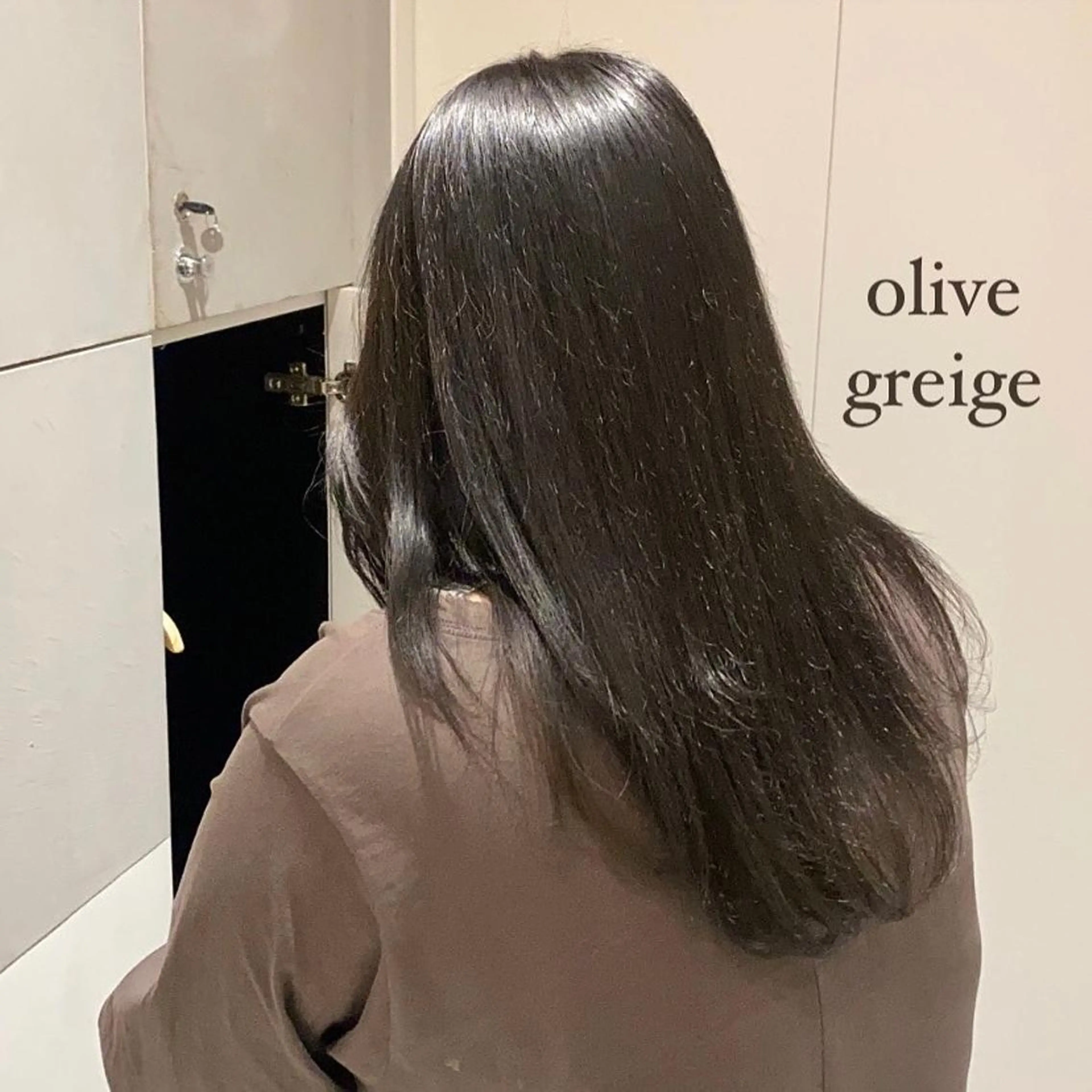 カラー オリーブカラー ヘアカラー 艶感/ナチュラル 🩵amiのヘアスタイル