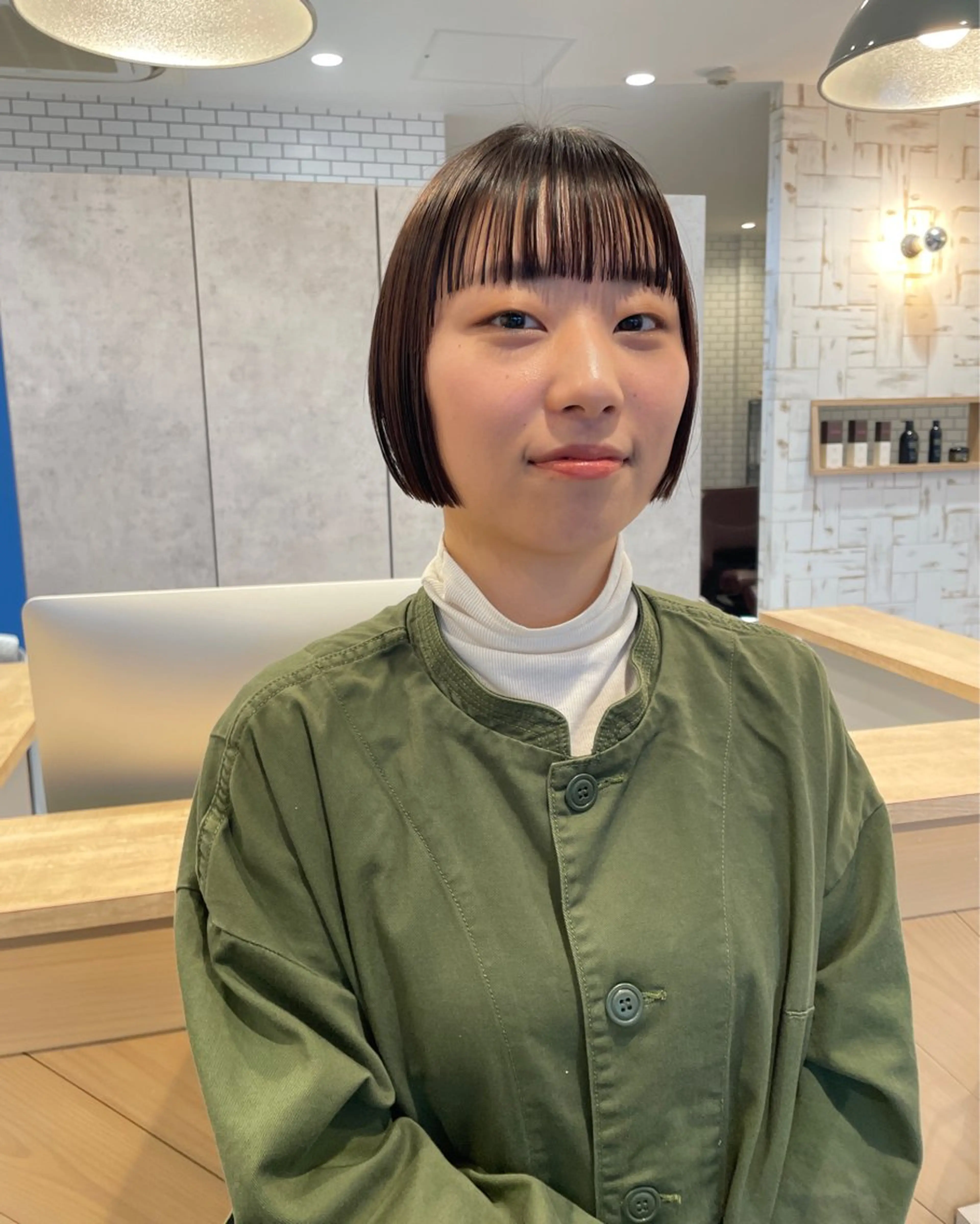 ショート ofF élua所属・🌵ボブ/切りっぱな し/ショート藤長芽生のヘアスタイル