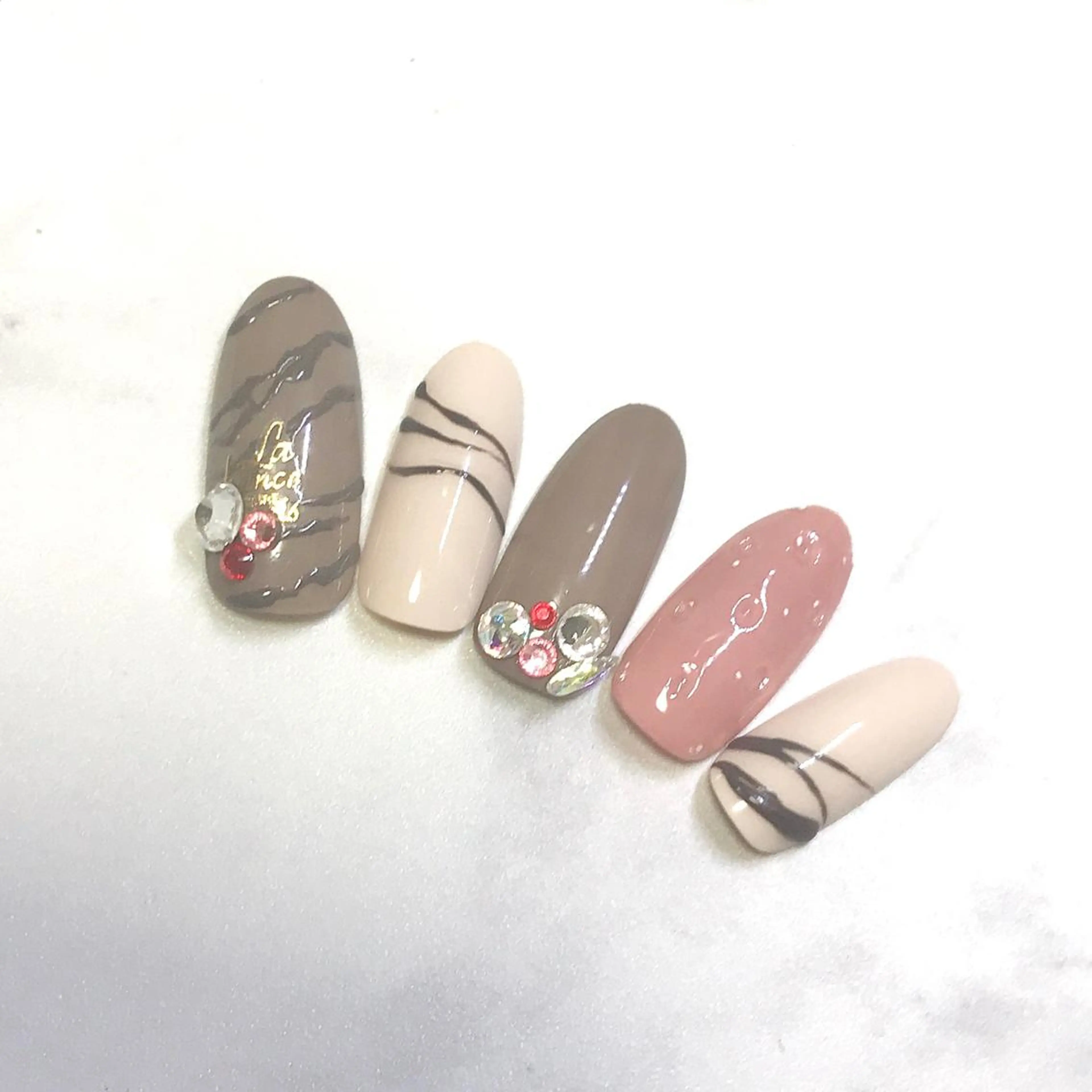 ネイル ワンカラーネイル バレンタイン ステラ marikominoのネイルデザイン