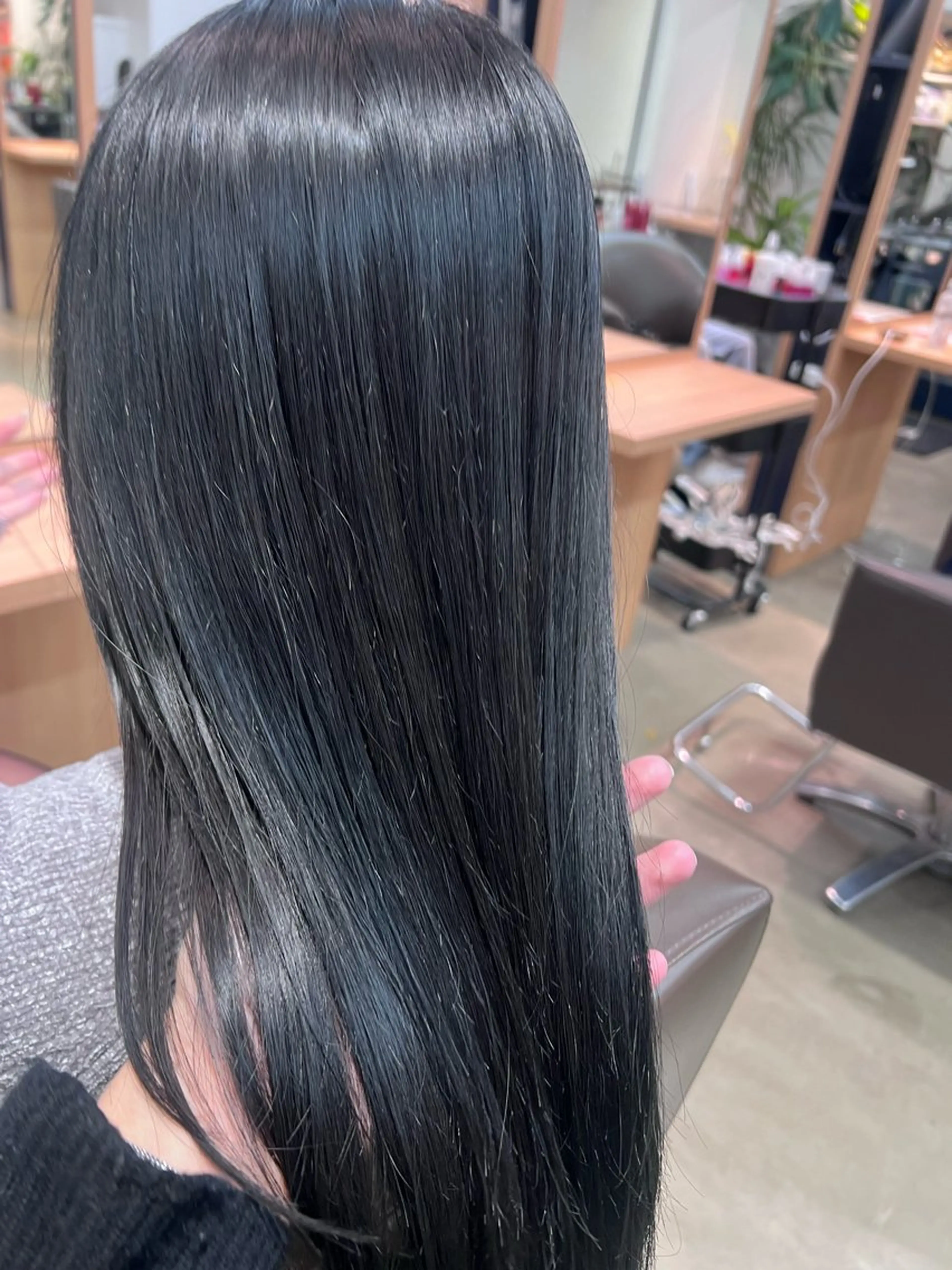 カラー 黒髪 ブルーカラー ブルーブラック 髪質改善 カット ヘアカラー Omnis所属・山中 欧輔のヘアスタイル