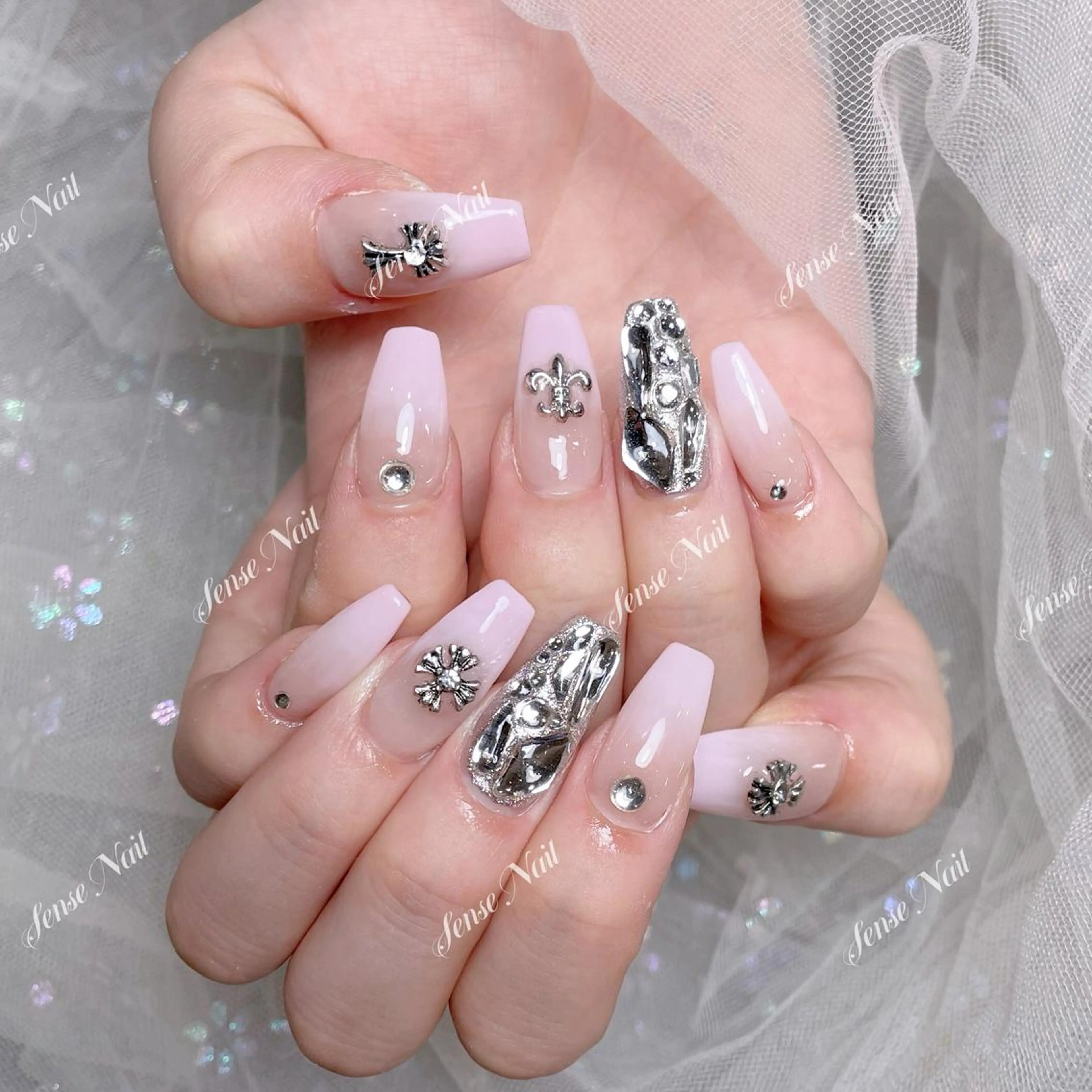 ネイル ハンドネイル ハンドケア 🦋Yumiio 🦋のネイルデザイン