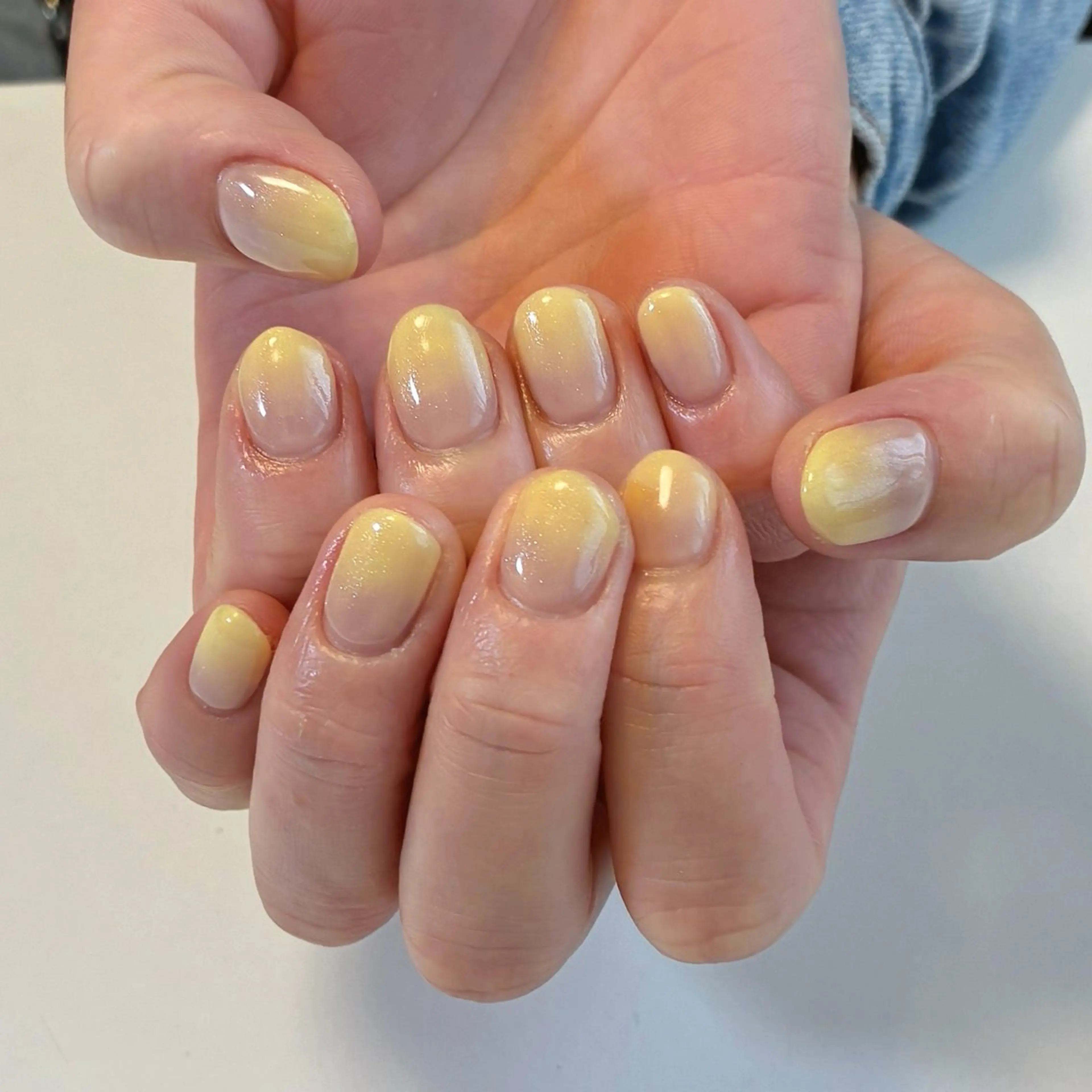 ネイル グラデーション ラメ(グリッター) 春ネイル 黄色 ハンドネイル ネイルサロン💎 Bibiのネイルデザイン