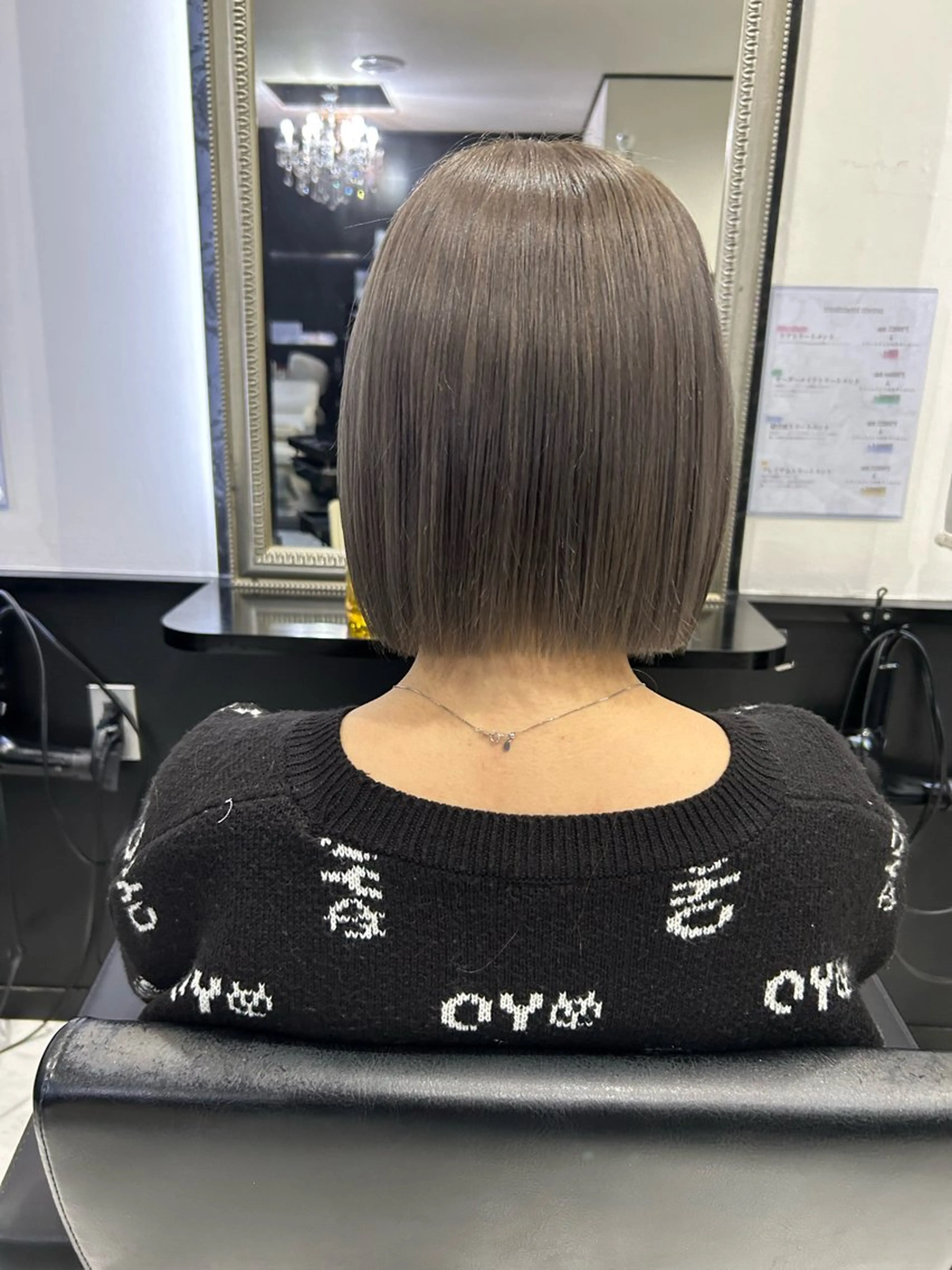 ショート カラー グレージュ アイスグレージュ ヘアカラー 長田 麻友子のヘアスタイル