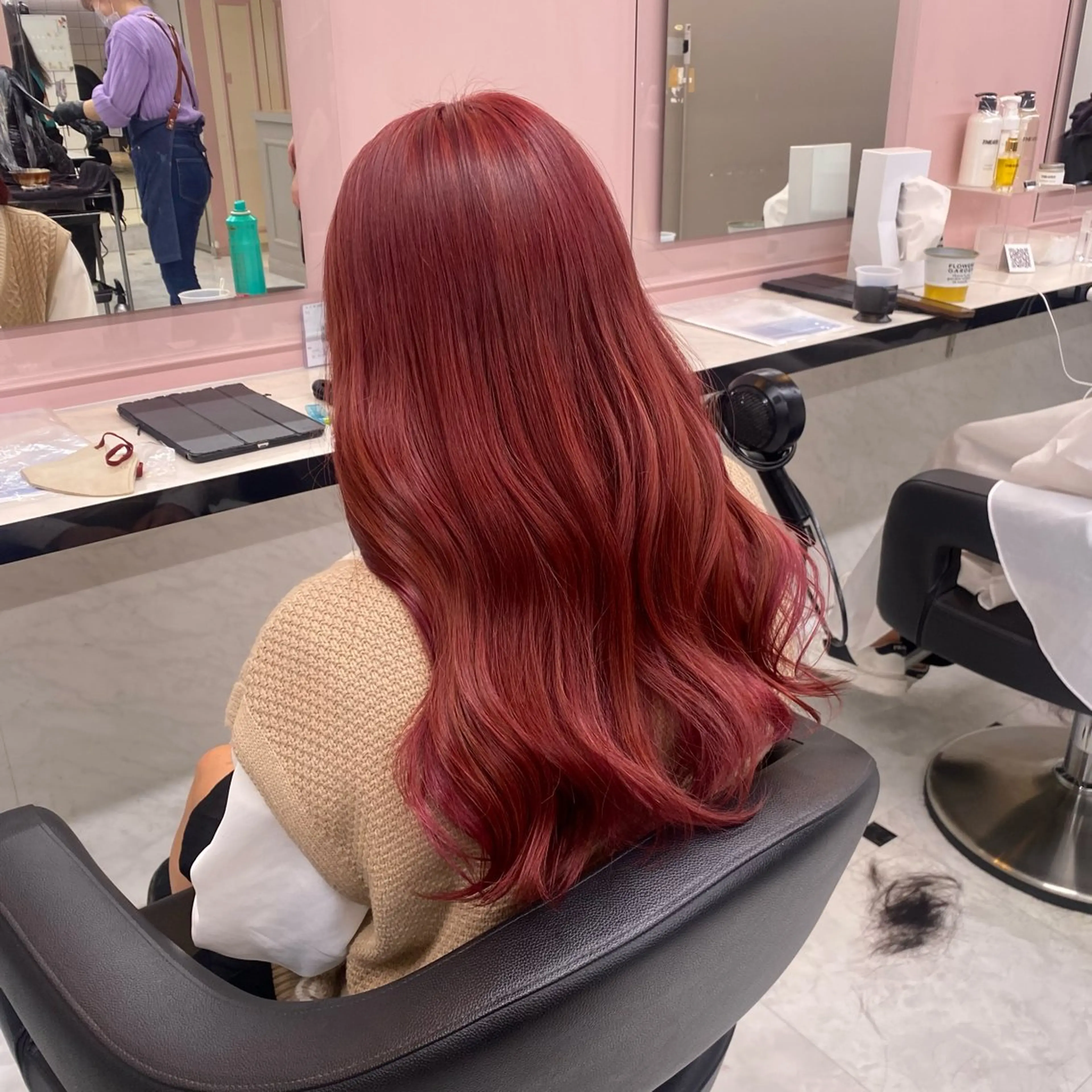 ロング カラー カシス ピンクカラー ヘアカラー トリートメント ヘッドスパ ヘアセット 透明感ベージュカラー ♡上野♡AIのヘアスタイル