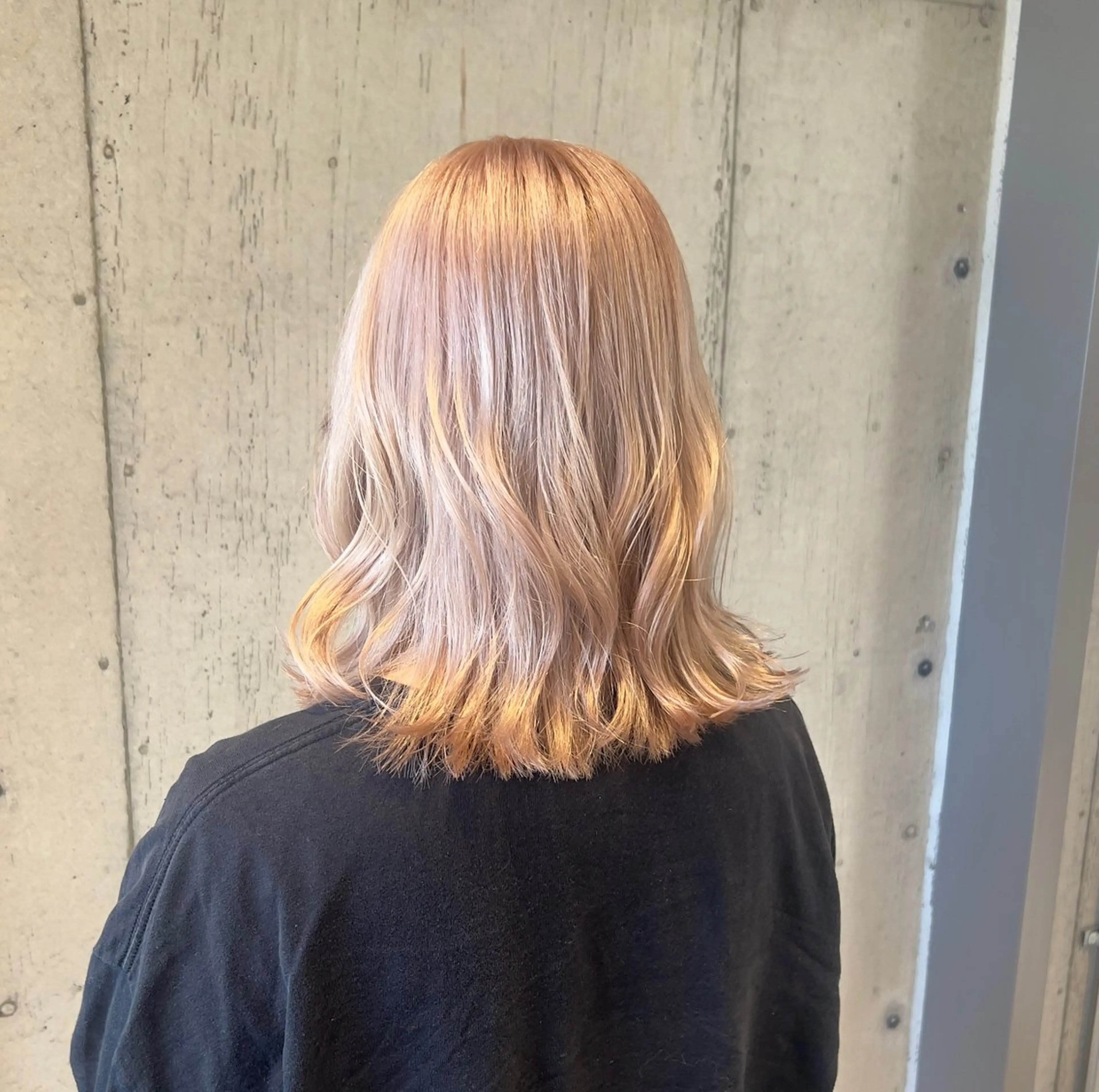 カラー ブロンド ホワイトブロンド ヘアカラー トリートメント 透明感/血色カラー/ 似合せレイヤー/ゆいのヘアスタイル