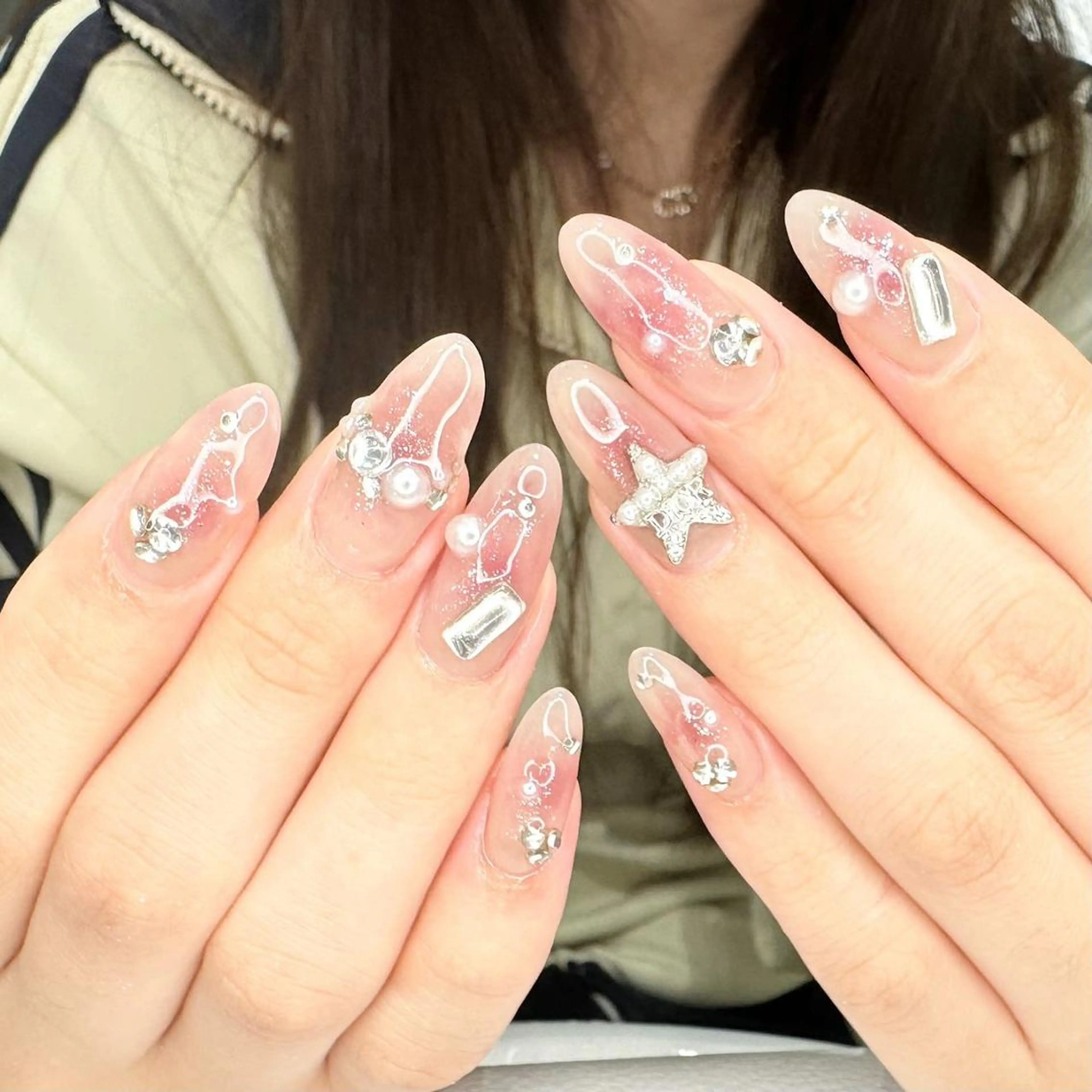 ネイル アートネイル 長さ出し ネイルチップ Queens みなみのネイルデザイン