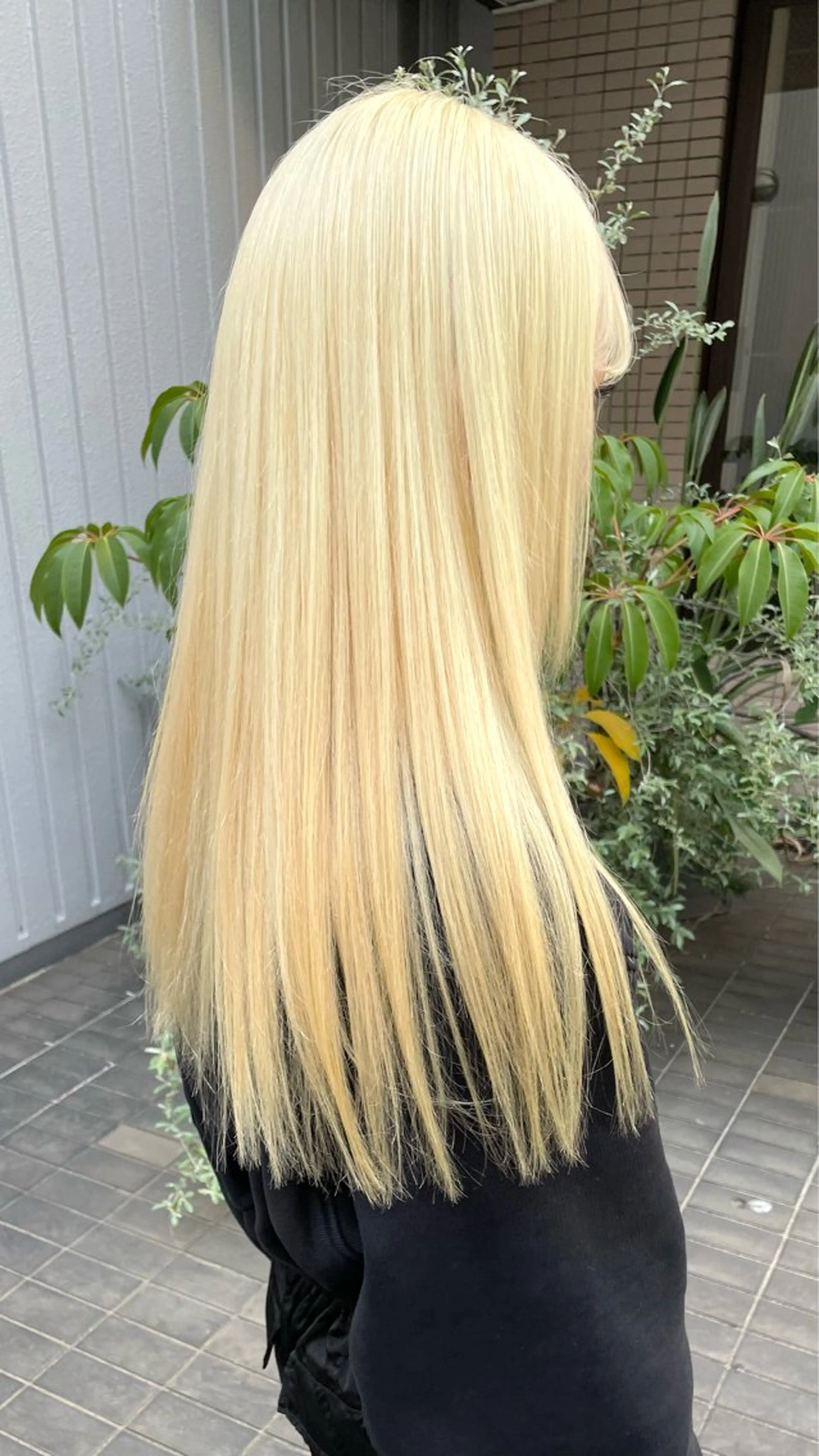 ロング カラー ブリーチ ブロンド ケアブリーチ ハイトーンカラー 韓国ナチュラル・ ベージュ/落合夏希のヘアスタイル