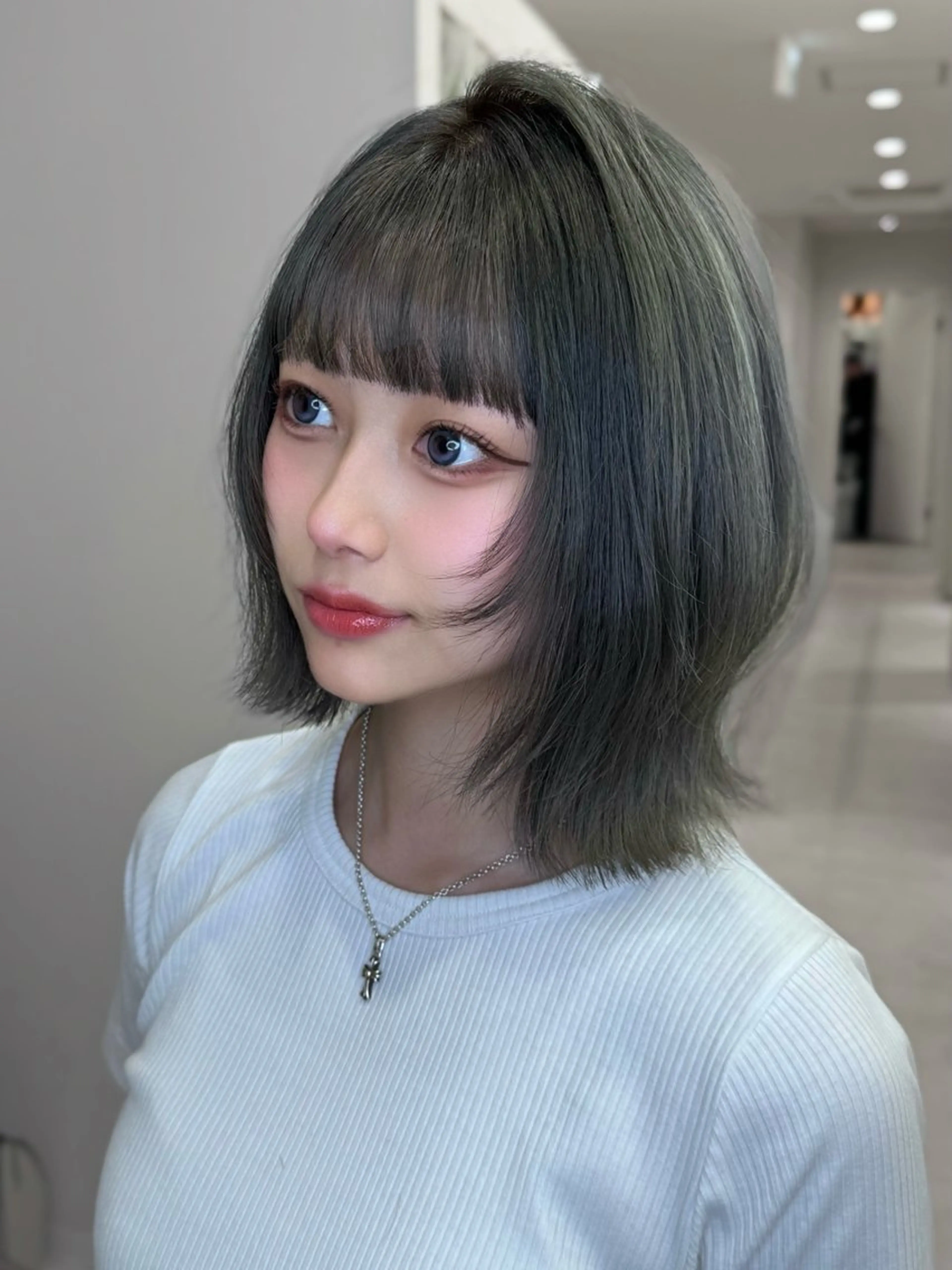 カラー 𝐥𝐚𝐲𝐞𝐫 韓⛓️ ブリーチのヘアスタイル
