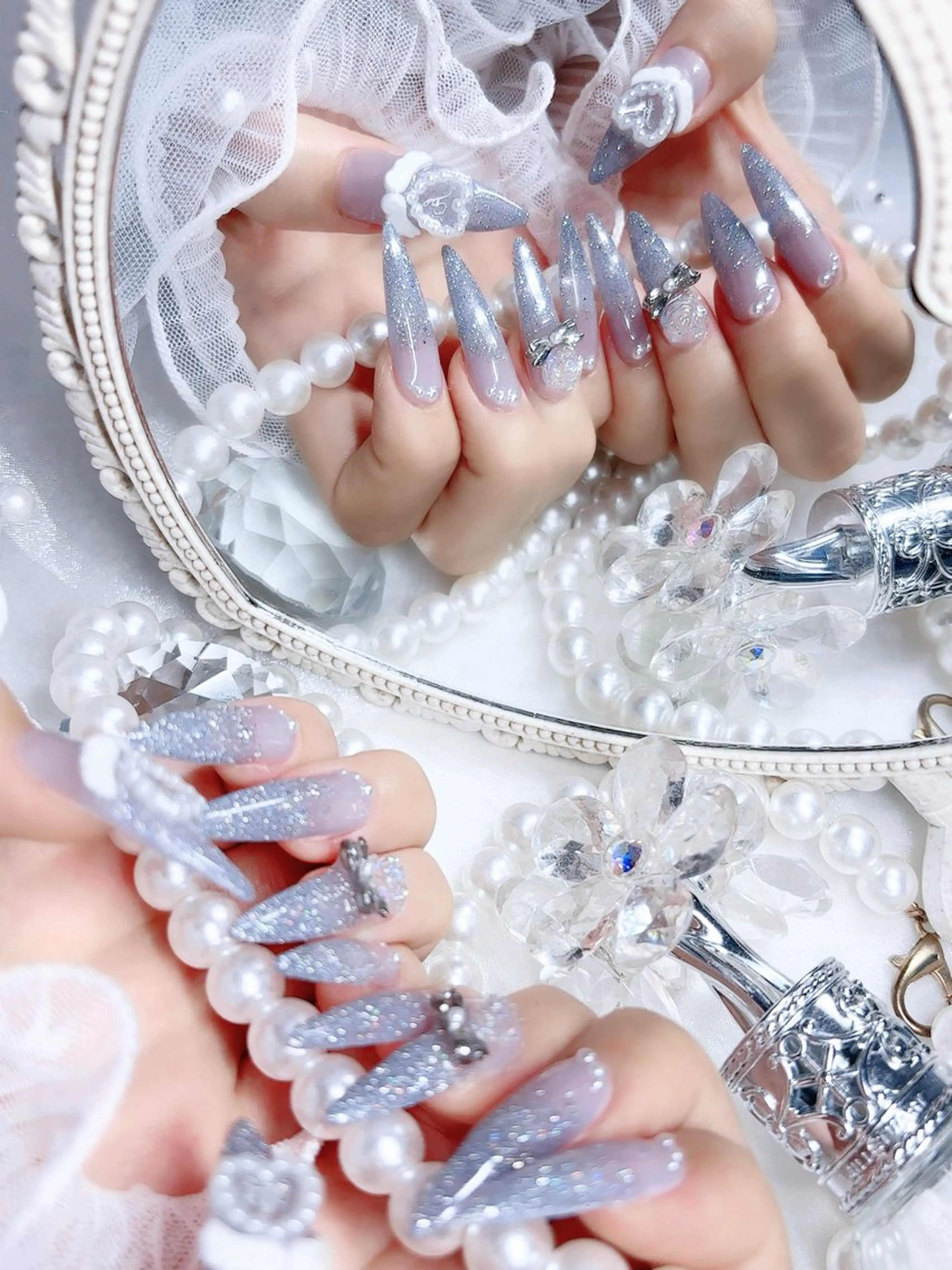 ネイル オーロラネイル 成人式 フットネイル 韓国ネイル ロングネイル Yudia🦋 azuのネイルデザイン