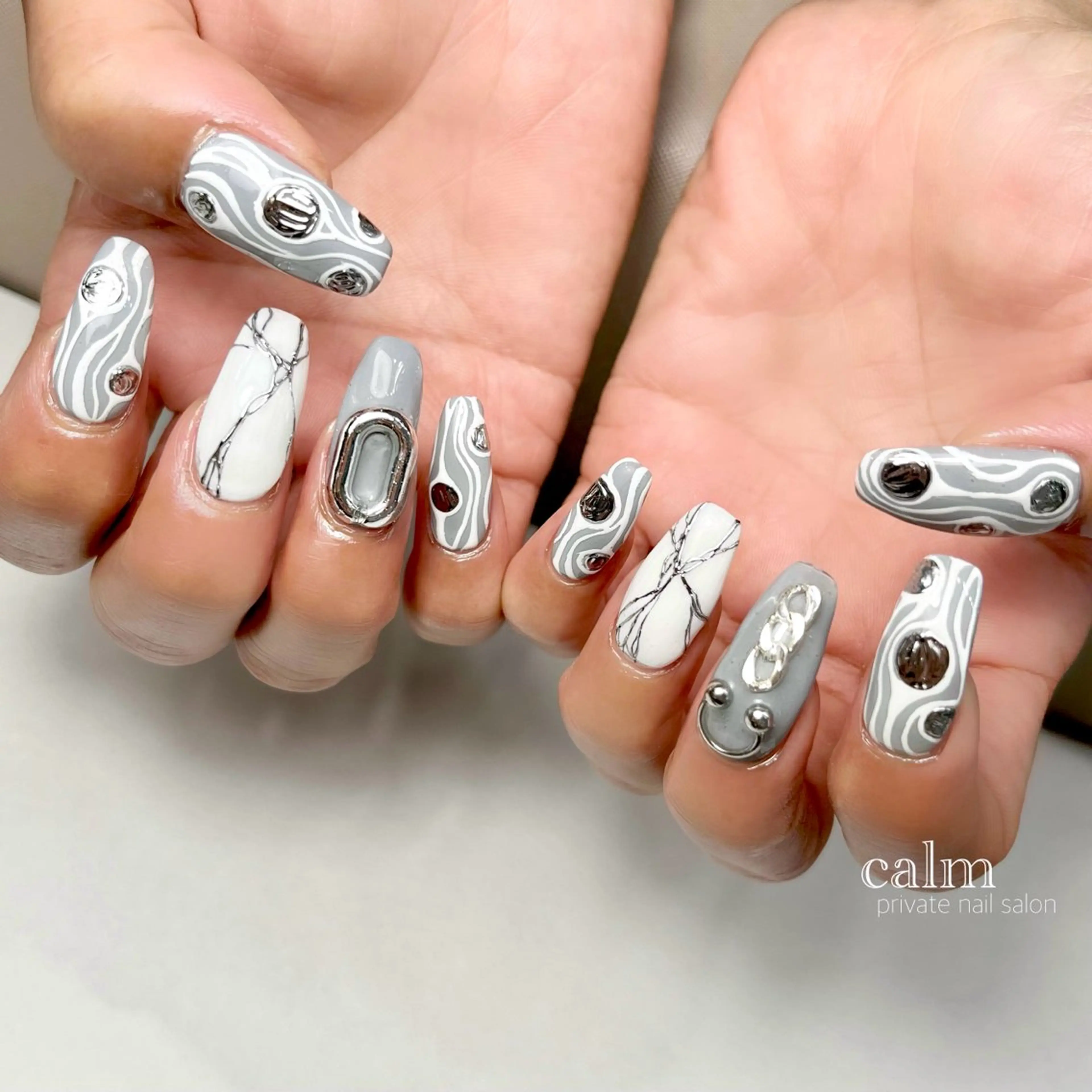ネイル ハンドネイル calm 〔ｶｰﾑ〕のネイルデザイン