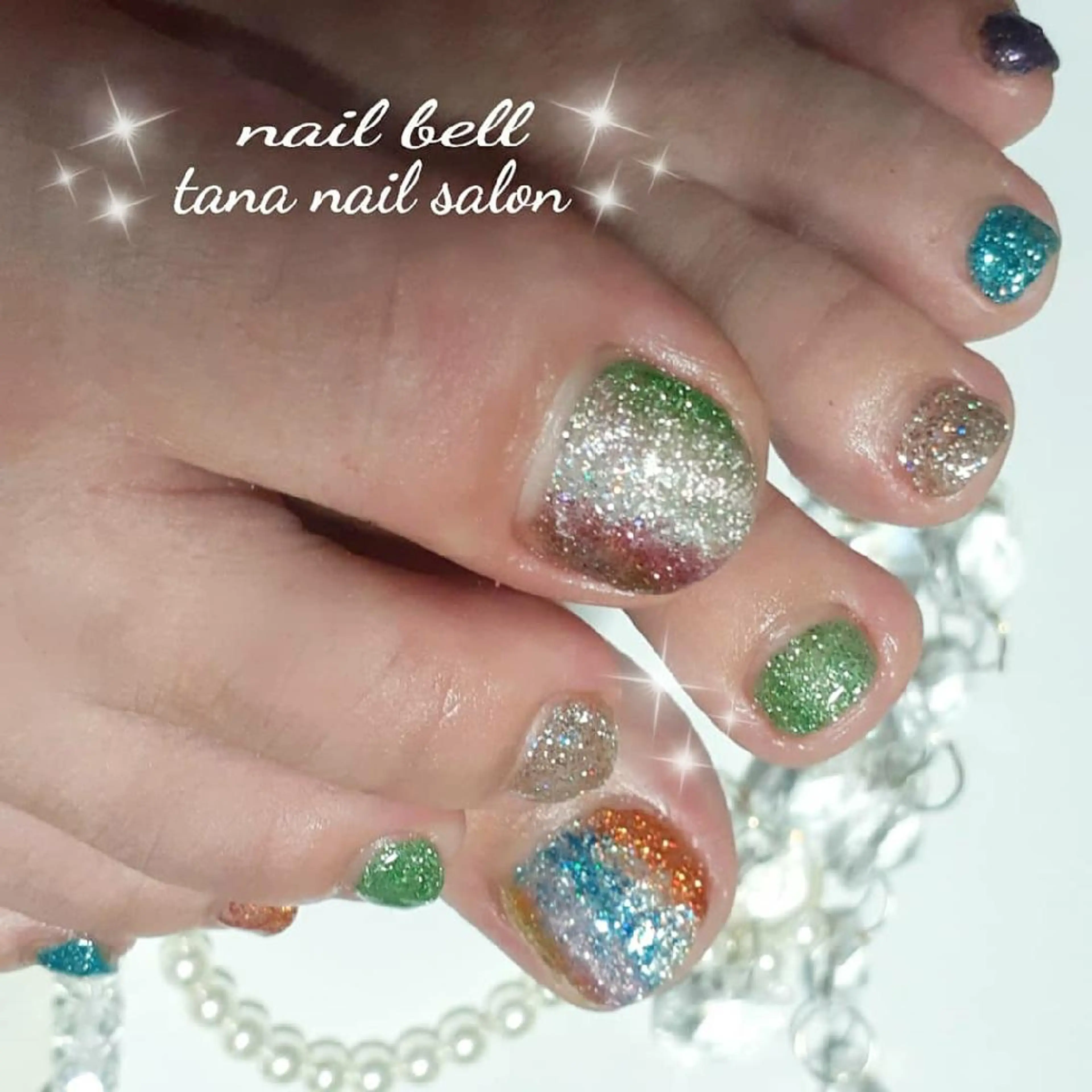 ネイル アートネイル フットネイル ジェルネイル ガーリー グラデーション 占いができるネイルサロン「ネイルベル」所属・さいとう りなのネイルデザイン