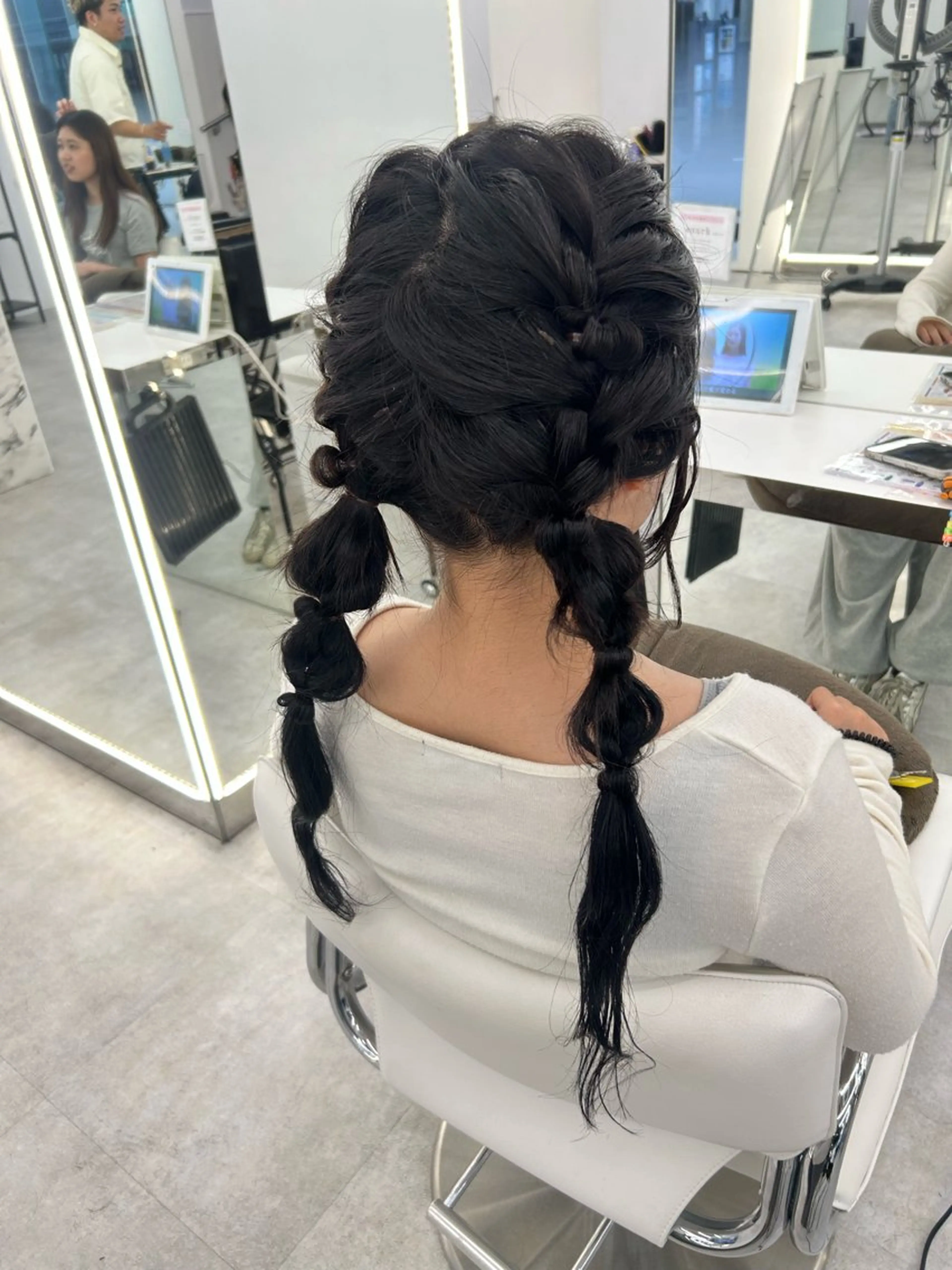 ロング ヘアアレンジ ヘアセット はるか/ブリーチカラ ー/ヘアアレンジ🤍のヘアスタイル