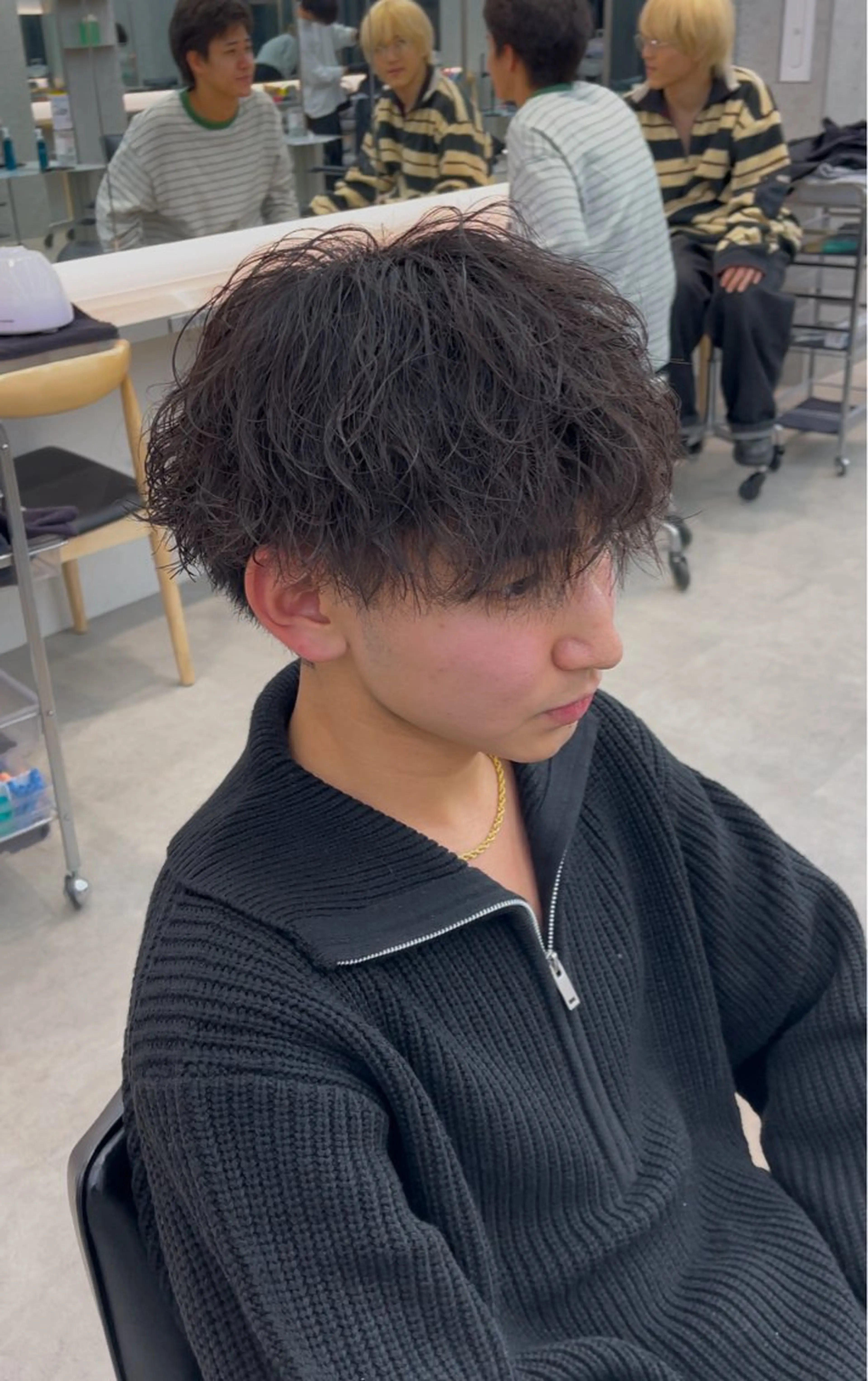 ショート カラー パーマ メンズ キッズ メンズパーマ 波巻きパーマ 栄💗メンズパーマ｜ ハイトーン｜haruのヘアスタイル