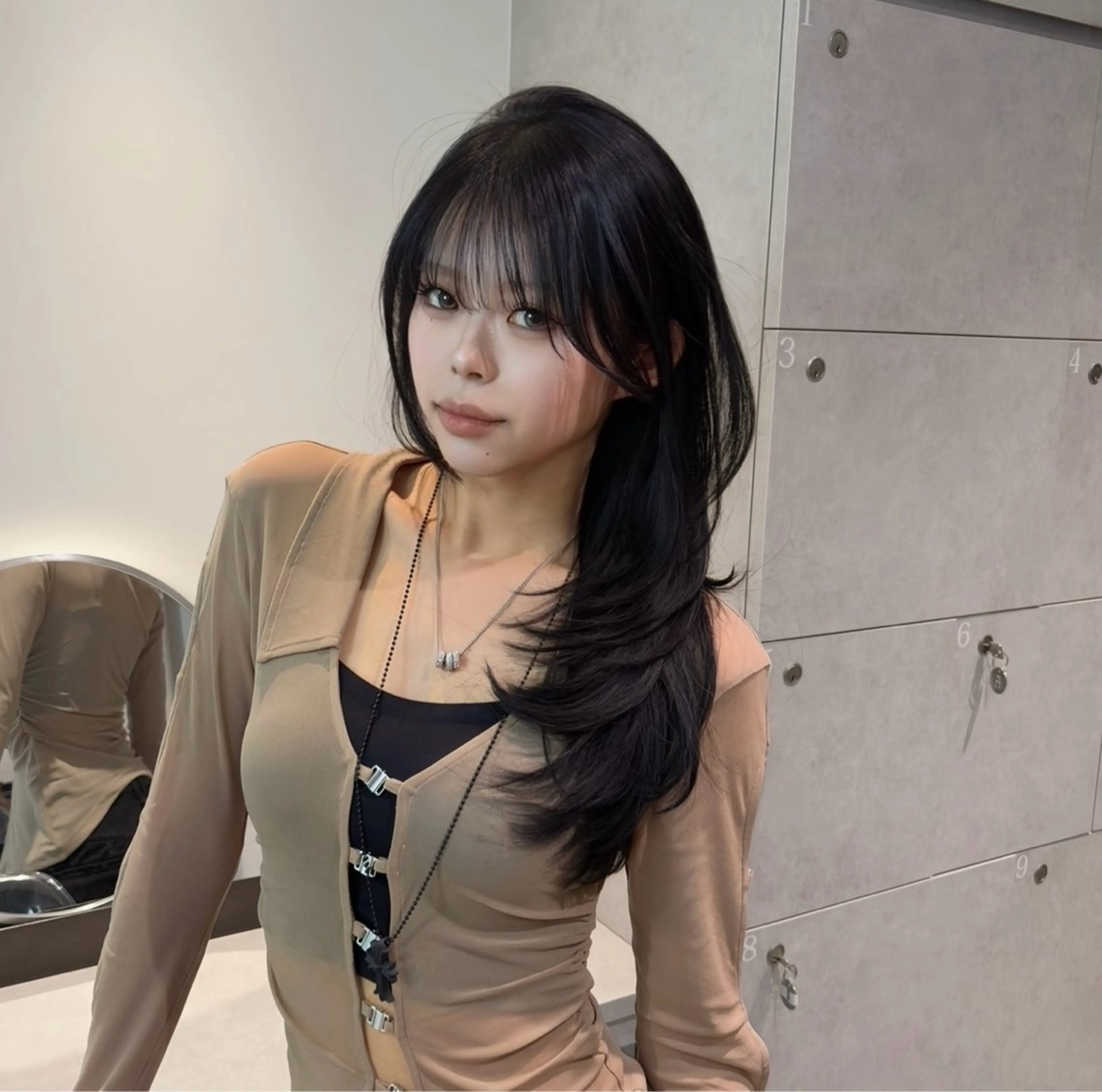 ロング ハッシュカット ハイレイヤー レイヤーカット 吉村 駿佑のヘアスタイル