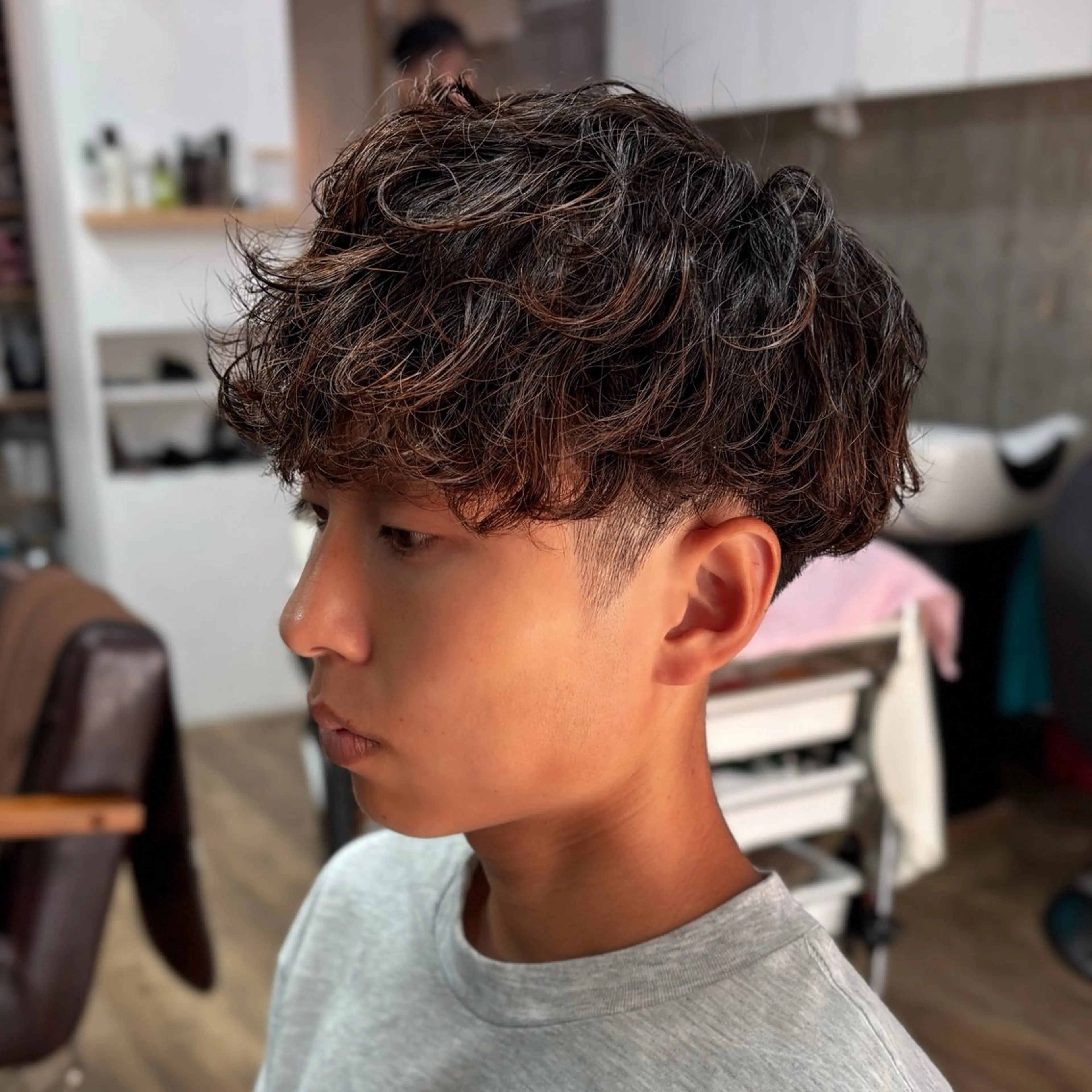 ミディアム パーマ メンズ ミディアムパーマ メンズパーマ homme, famille raugh【オム・ファミーユ・ラグ】所属・【メンズ特化】パーマ /マッシュ/たいちのヘアスタイル