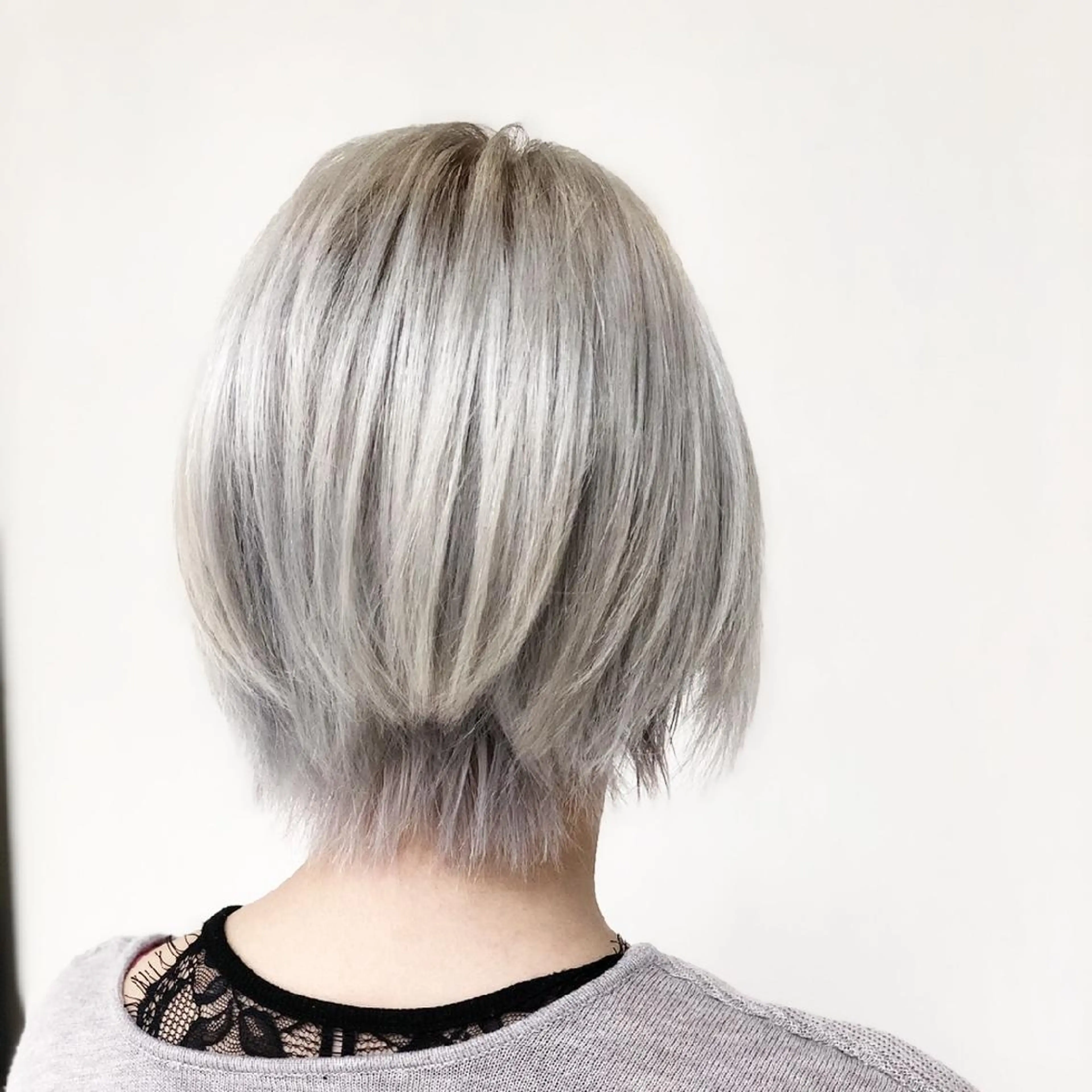 ショート カラー ブリーチ 透明感カラー 💎大人ハイライト 💎上杉一也💎のヘアスタイル