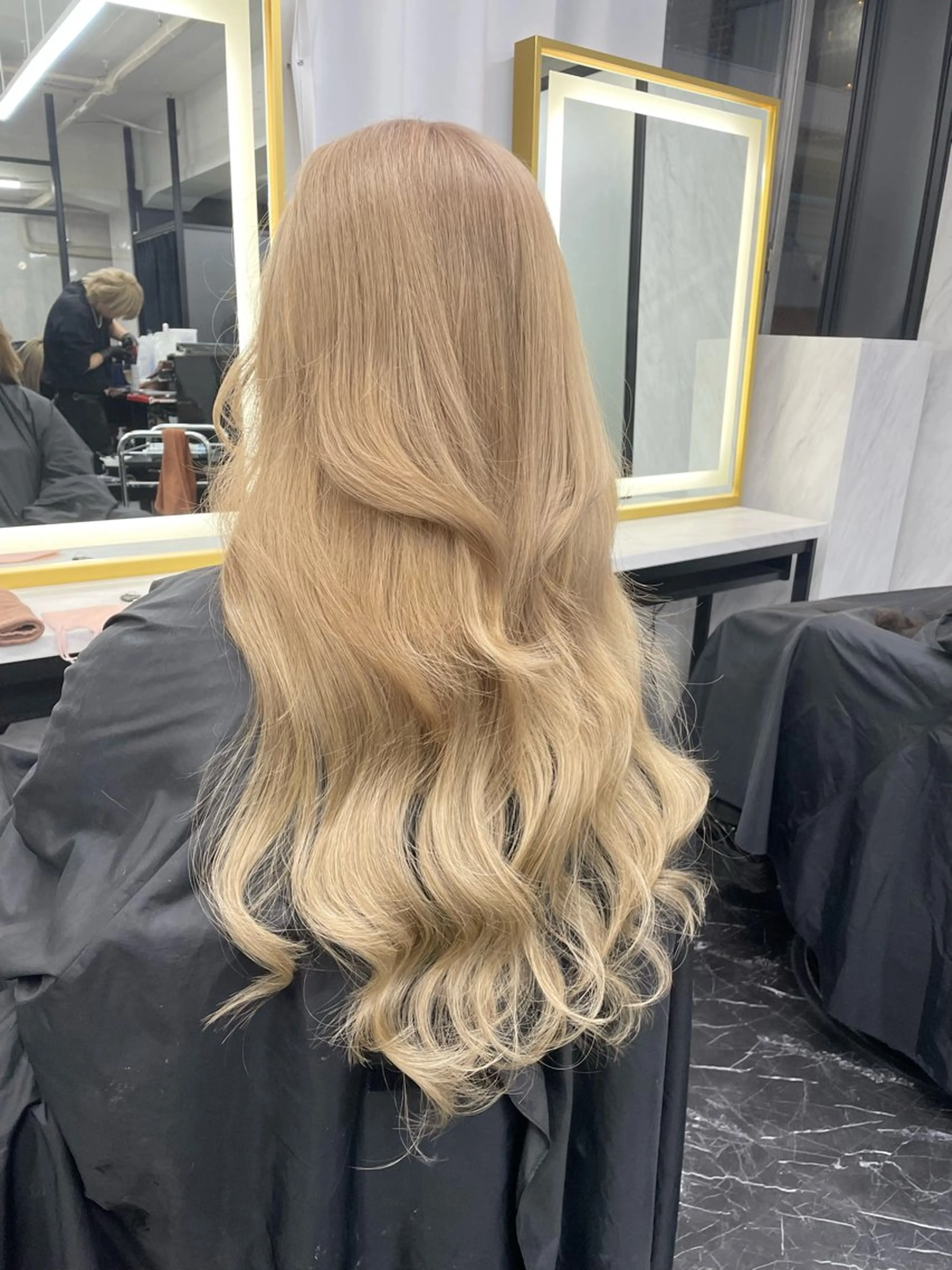 ロング カラー ベージュカラー ミルクティーベージュ ヘアカラー エクステ Ria OSAKA　梅田所属・マリカ🦋韓国 ハイトーン/エクステのヘアスタイル