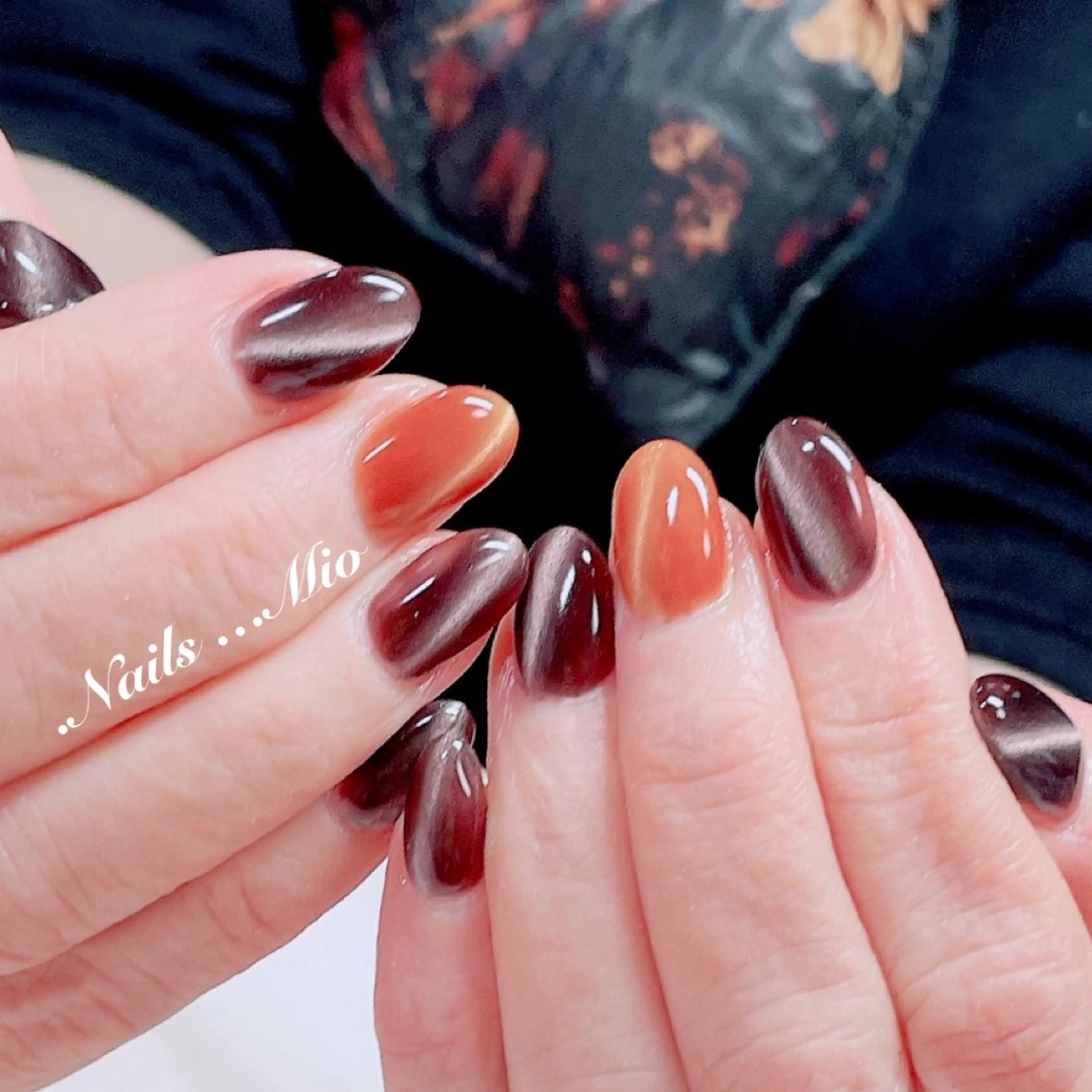 ネイル ジェルネイル マグネットネイル 赤色 ハンドネイル .Nails Mio 赤羽西ネイルサロンのネイルデザイン