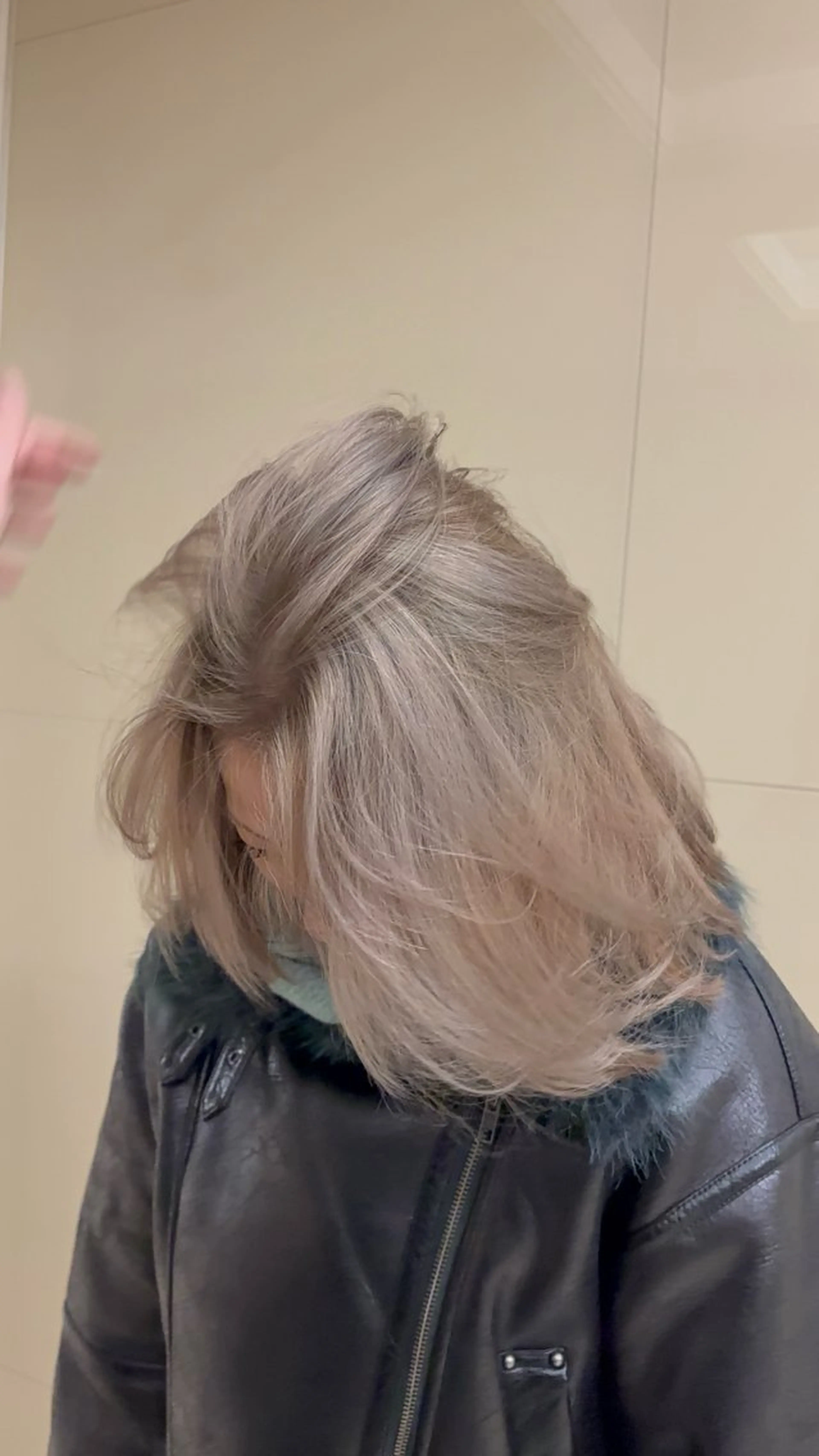 ミディアム カラー ヘアカラー ハイライト、レイヤー カット/西梅田/中西のヘアスタイル