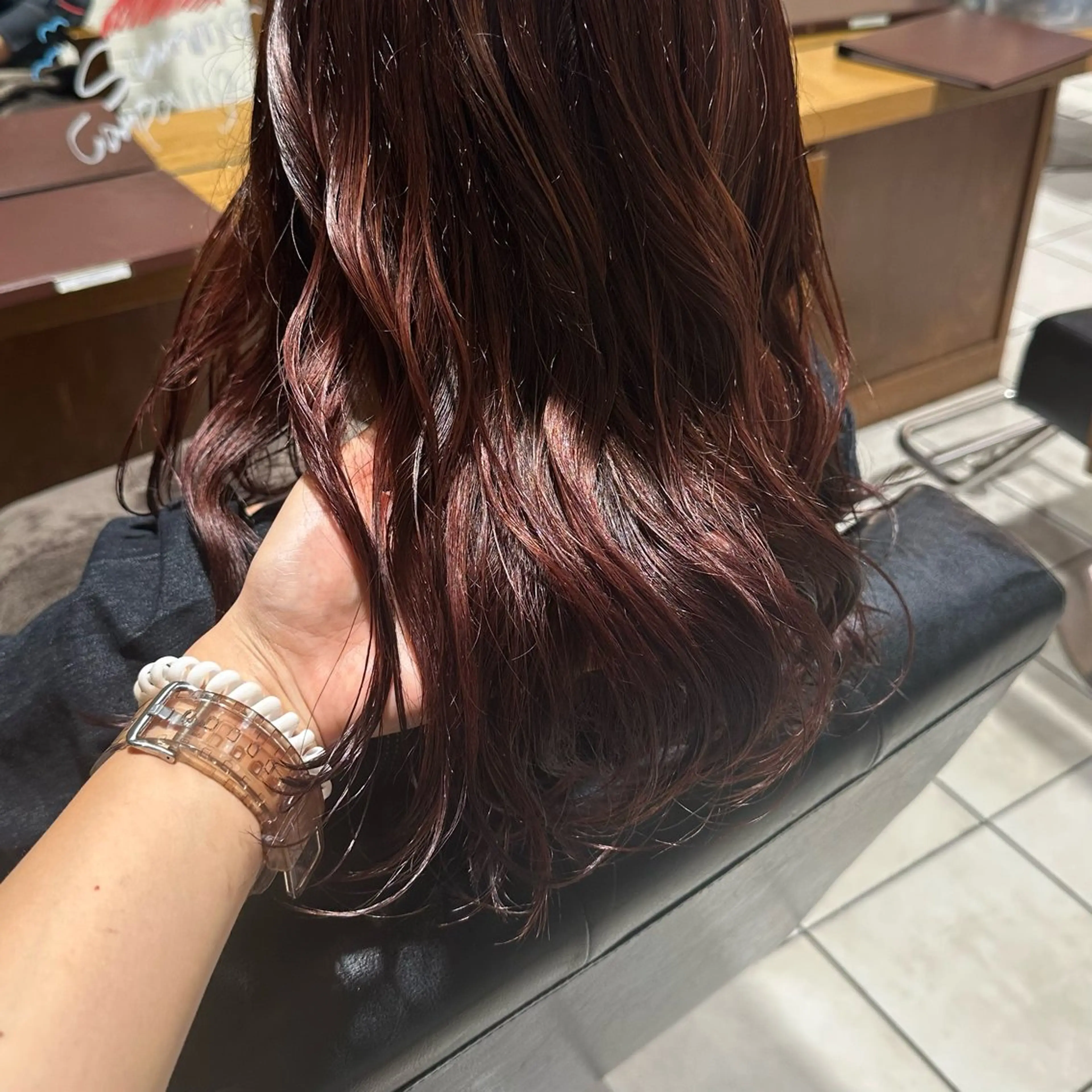 ミディアム カラー ブラウンカラー ラベンダーカラー ラベンダーブラウン カット パーマ VAN COUNCIL春日井店所属・van shionのヘアスタイル