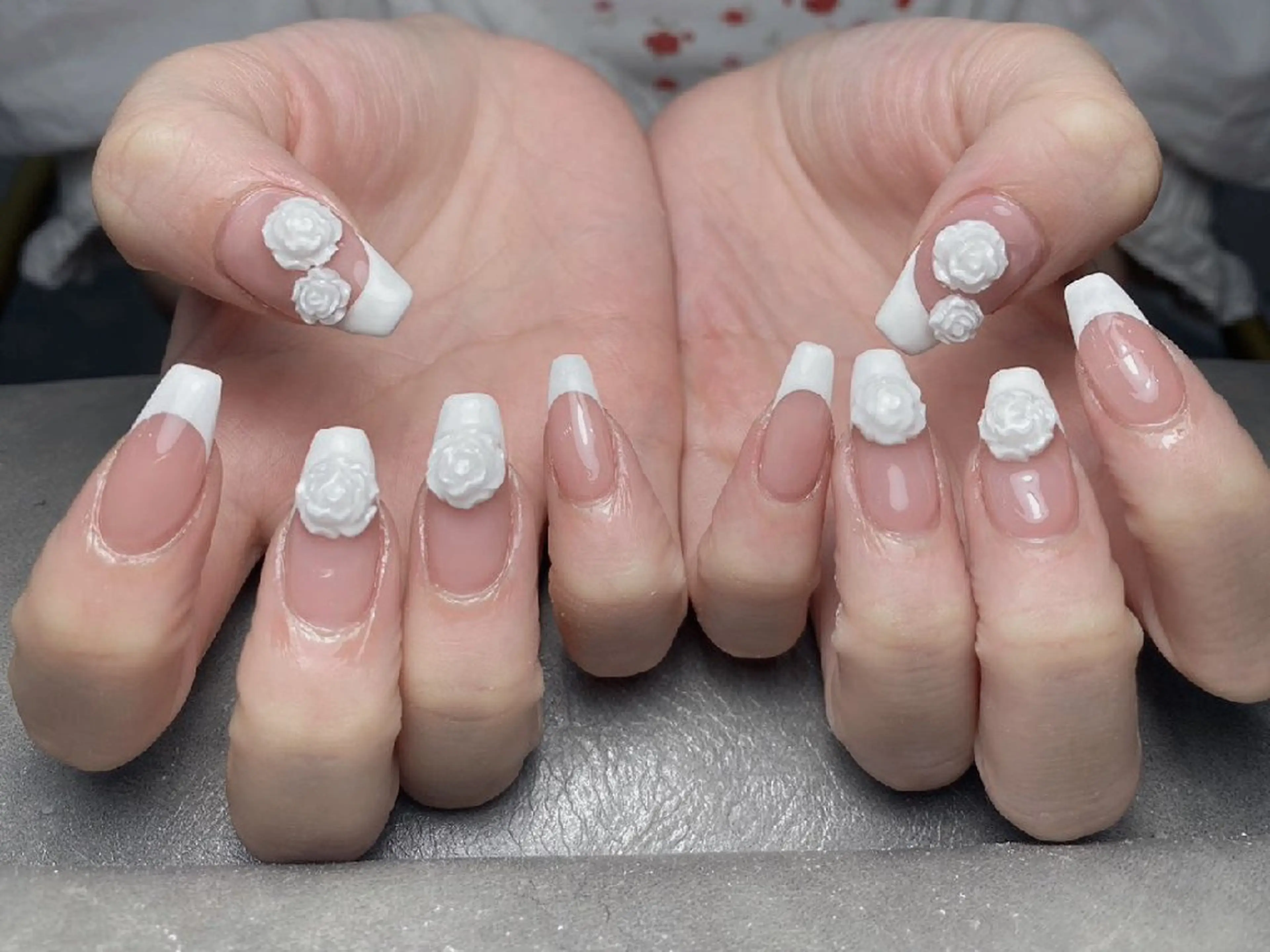 ネイル チークネイル 長さ出し フレンチネイル ジェルネイル キラキラネイル ハンドネイル UM Nail Salonのネイルデザイン