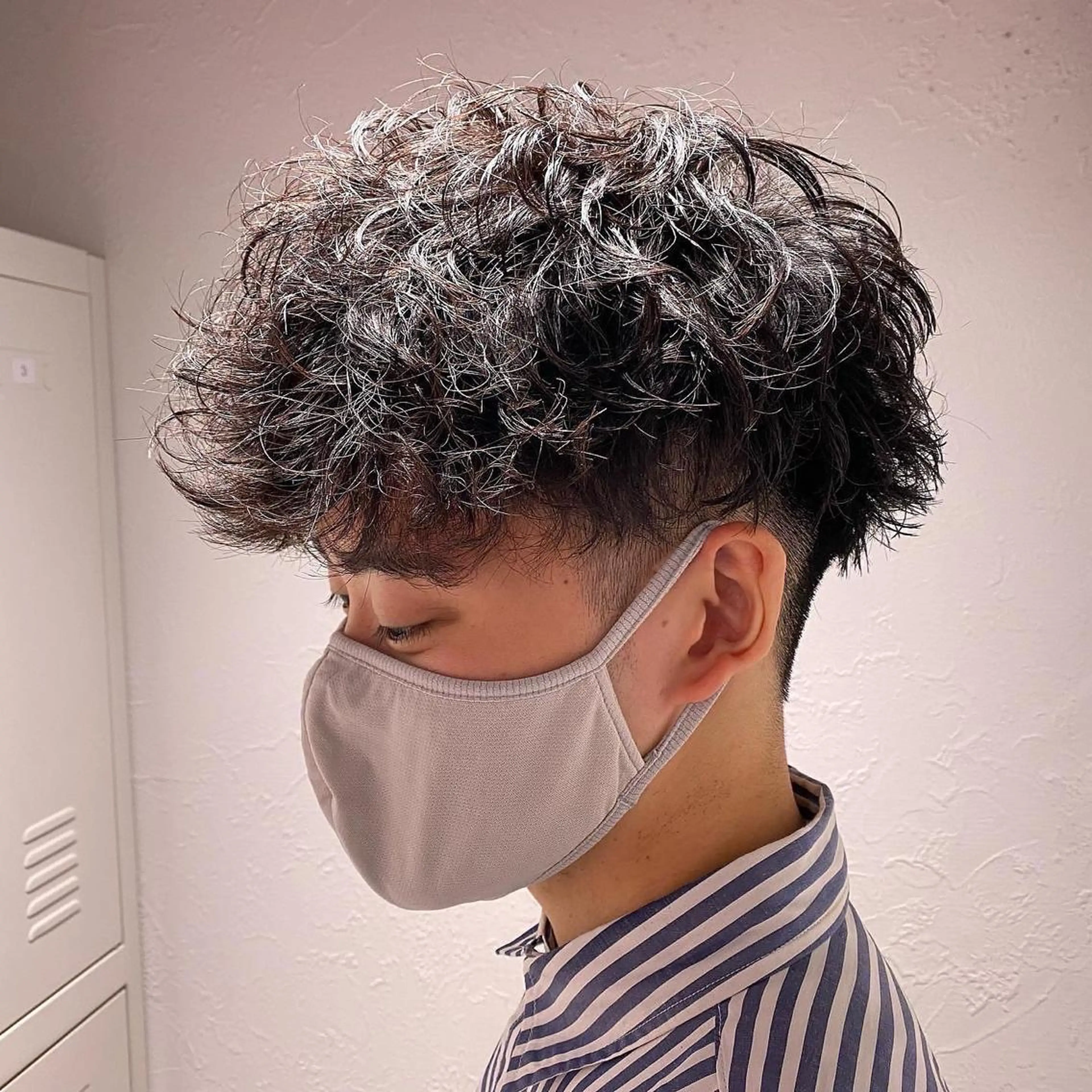 ショート カラー パーマ メンズ 透明感ラベンダー💗 SHOのヘアスタイル