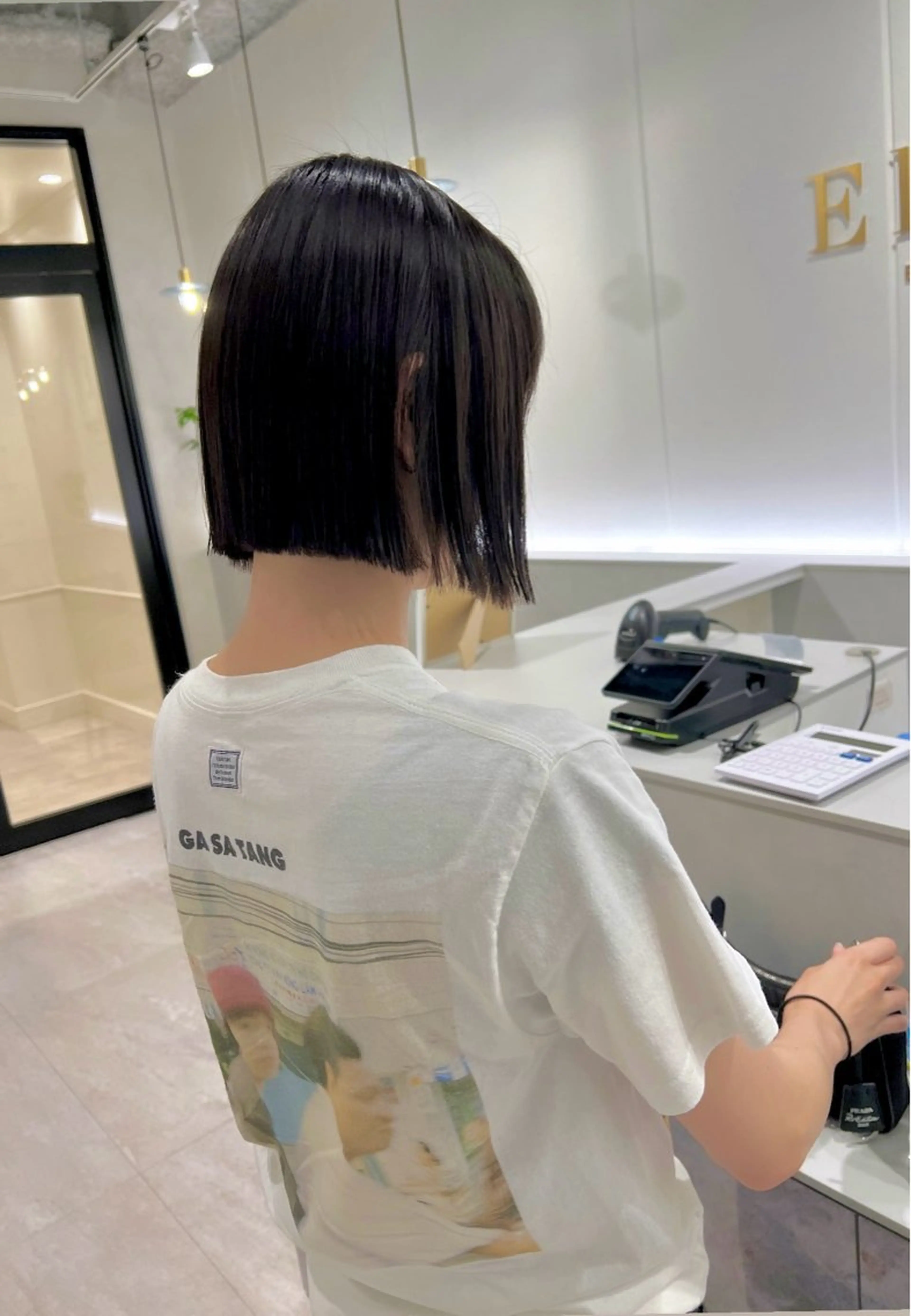 ショート パーマ AIconic nagoya所属・縮毛矯正/ レイヤー/ミディアムのヘアスタイル