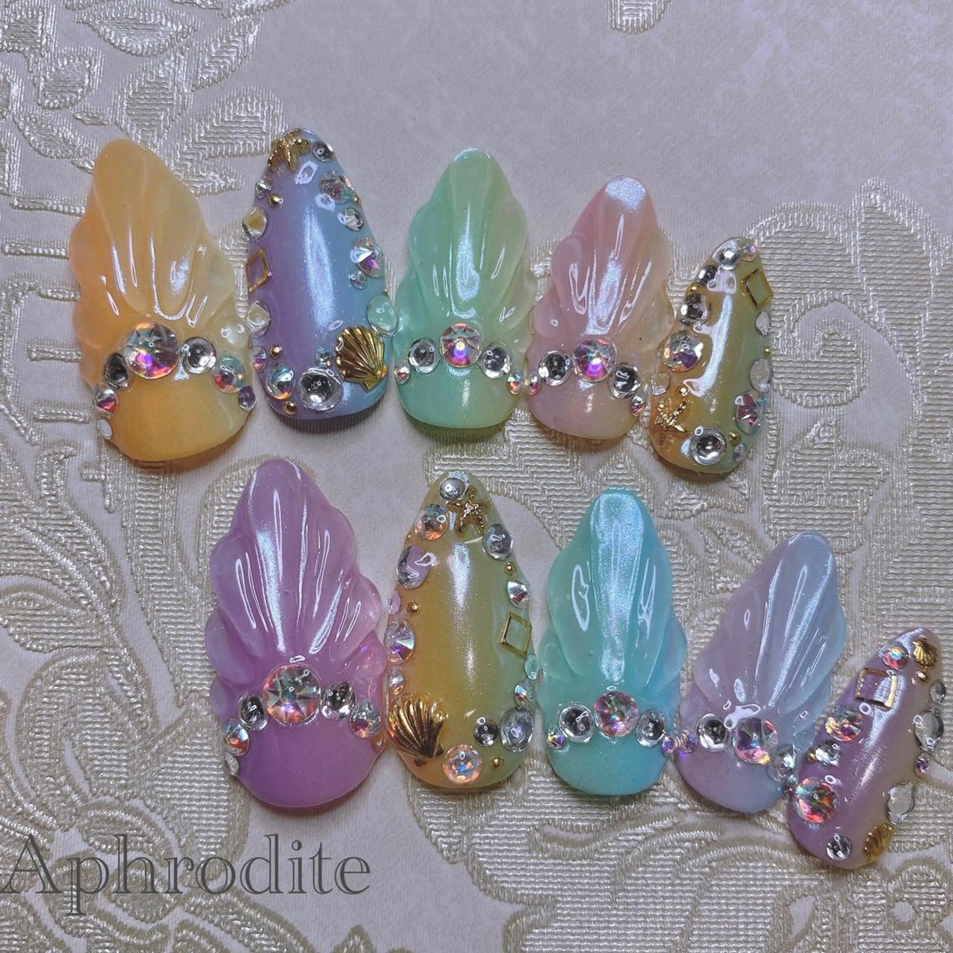 ネイル Aphrodite パラジェル認定サロンのネイルデザイン