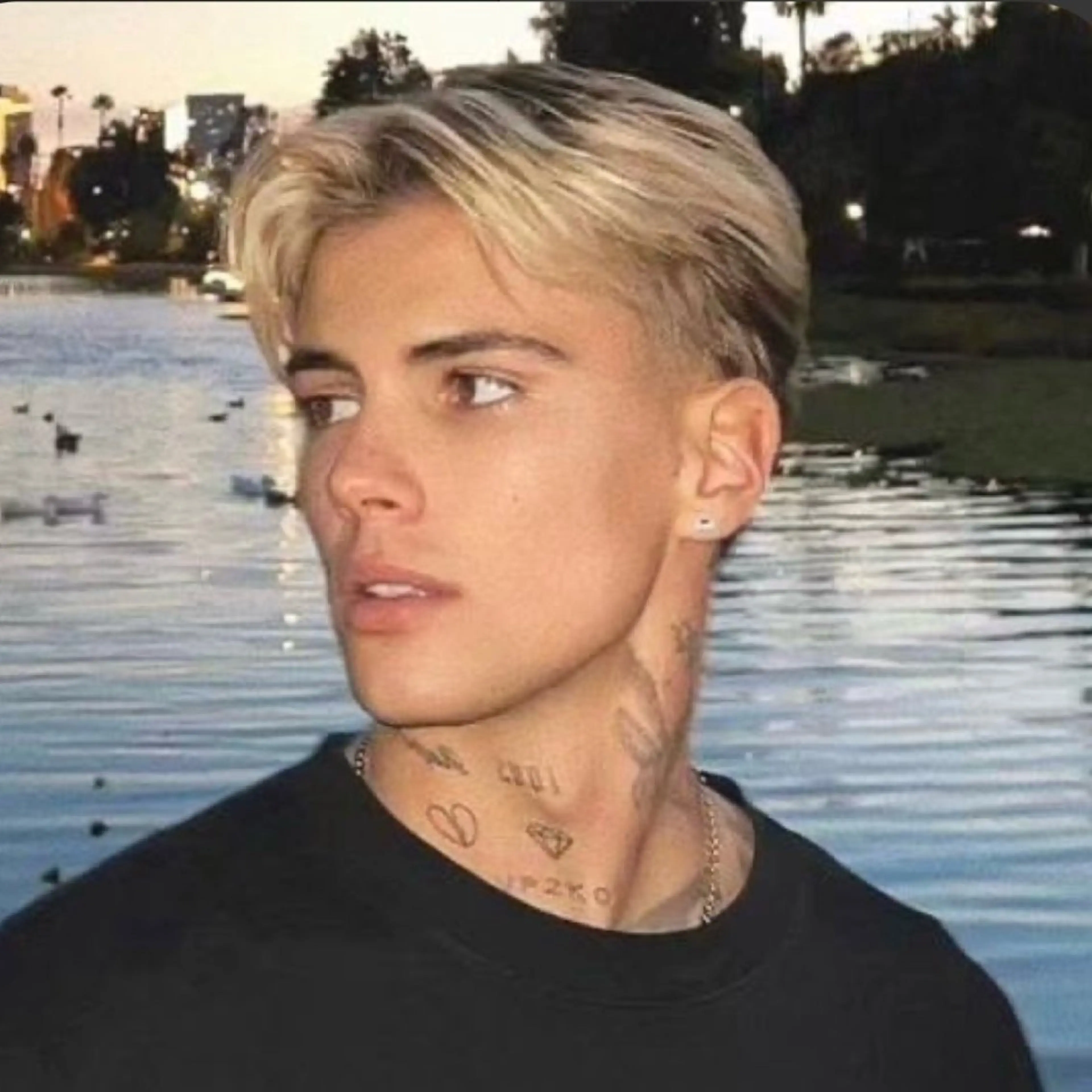 ショート メンズ 山崎 航のヘアスタイル