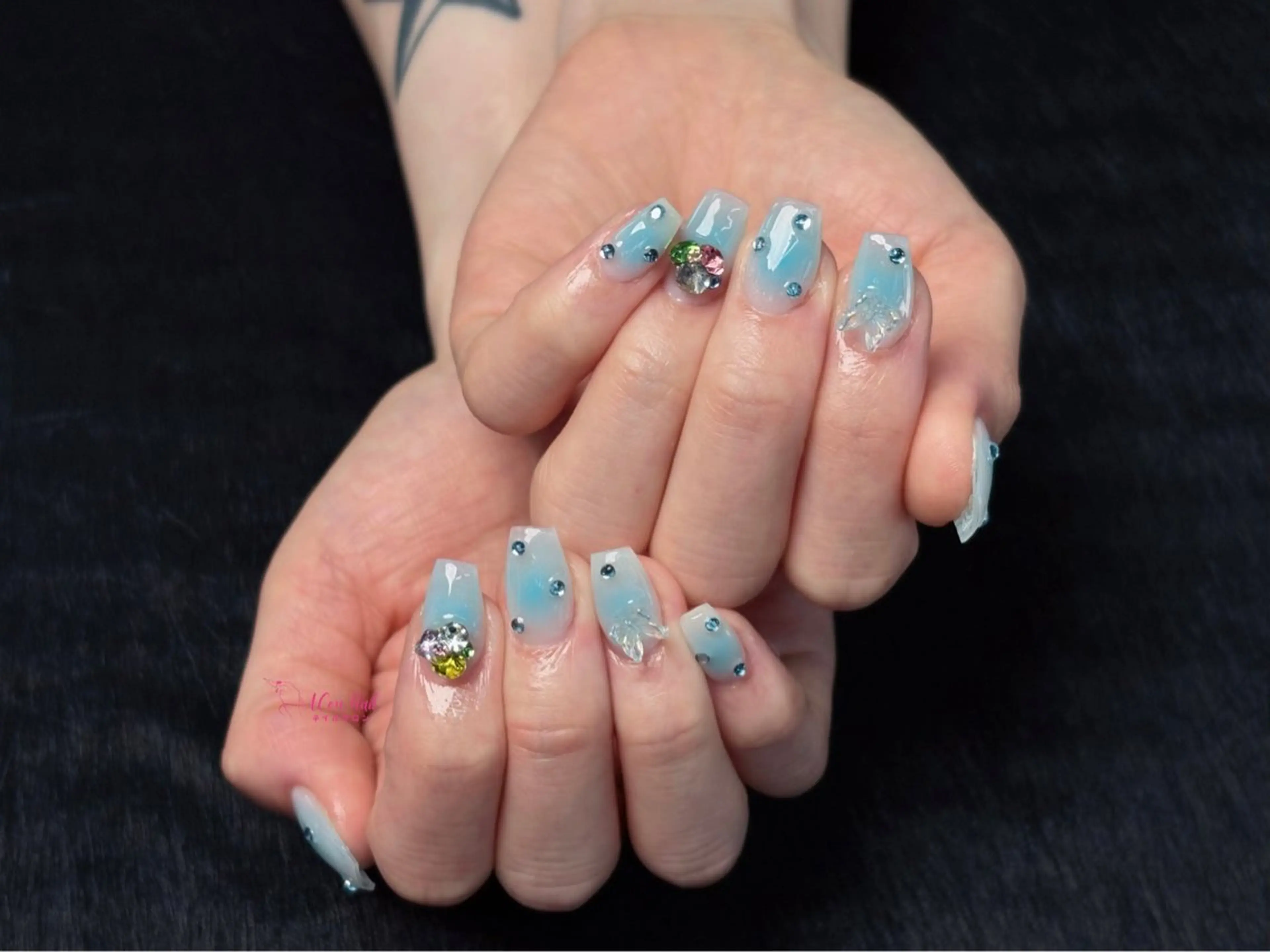 ネイル 桜ネイル 長さ出し フラワーネイル フレンチネイル ジェルネイル ハンドネイル AConNailSalon所属・ACon NailSalonのネイルデザイン