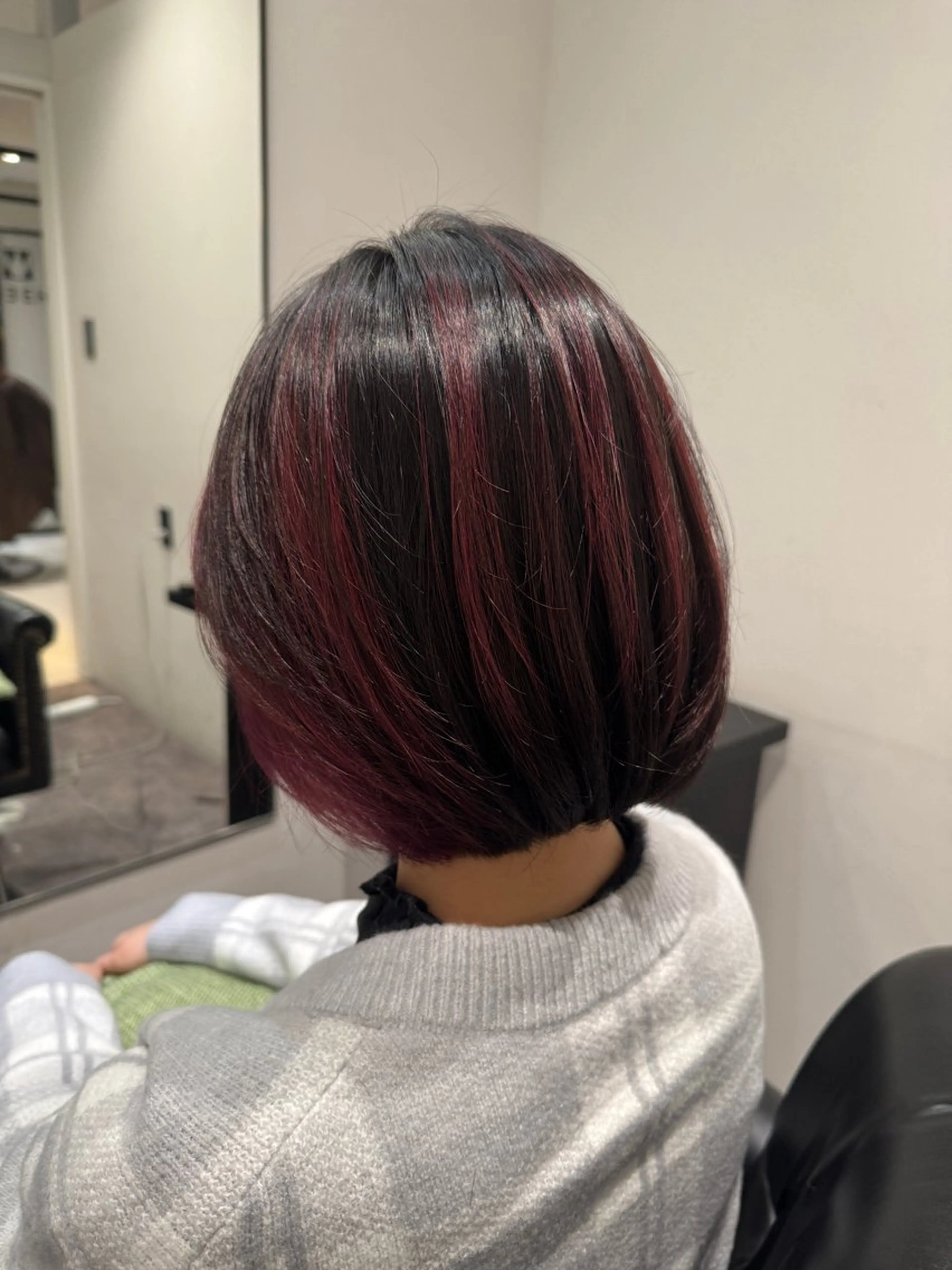カラー 榊原 あいなのヘアスタイル
