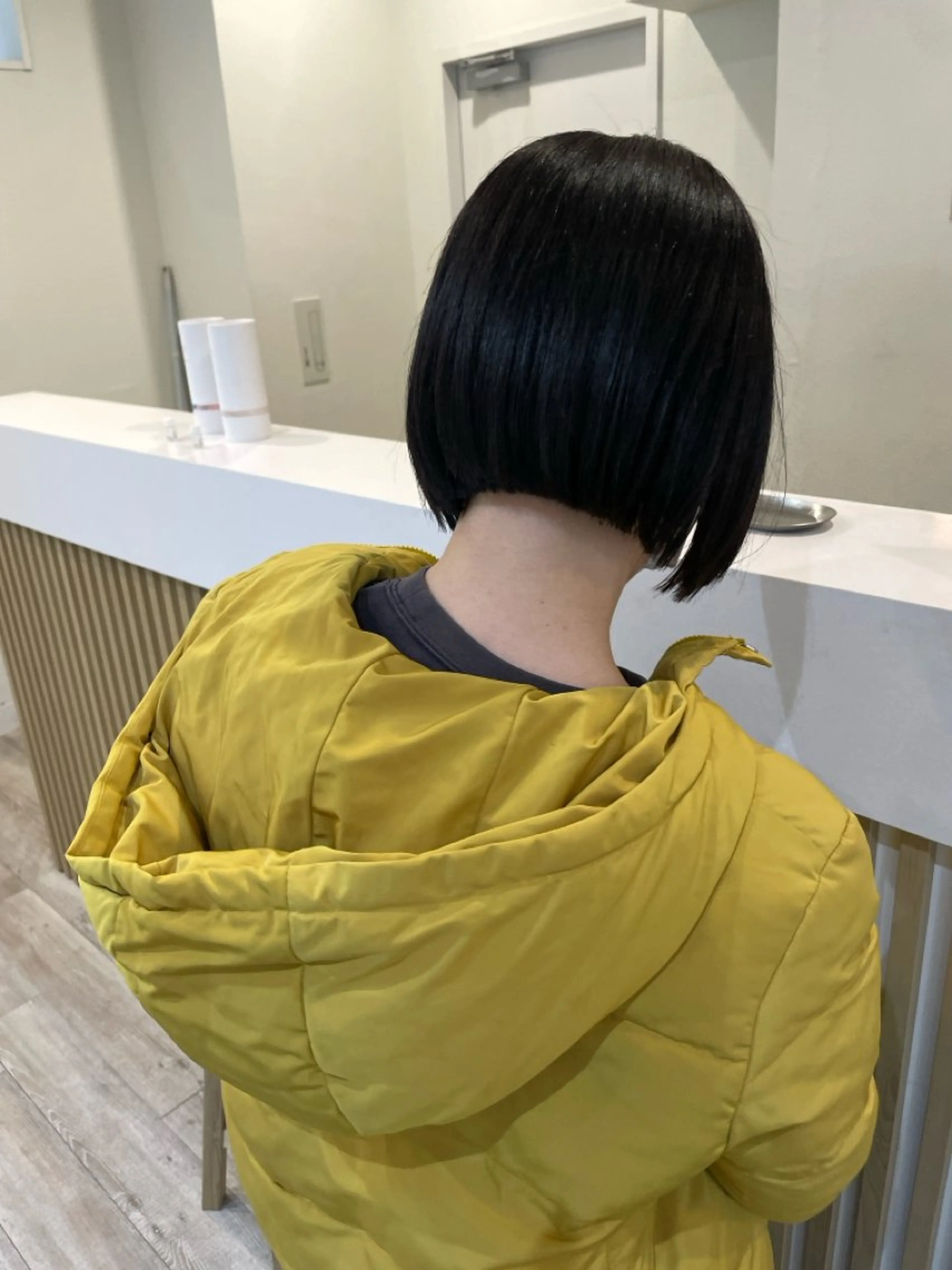 ショート ボブ カット トリートメント 抜け感perm🌐 ｜kazaneのヘアスタイル