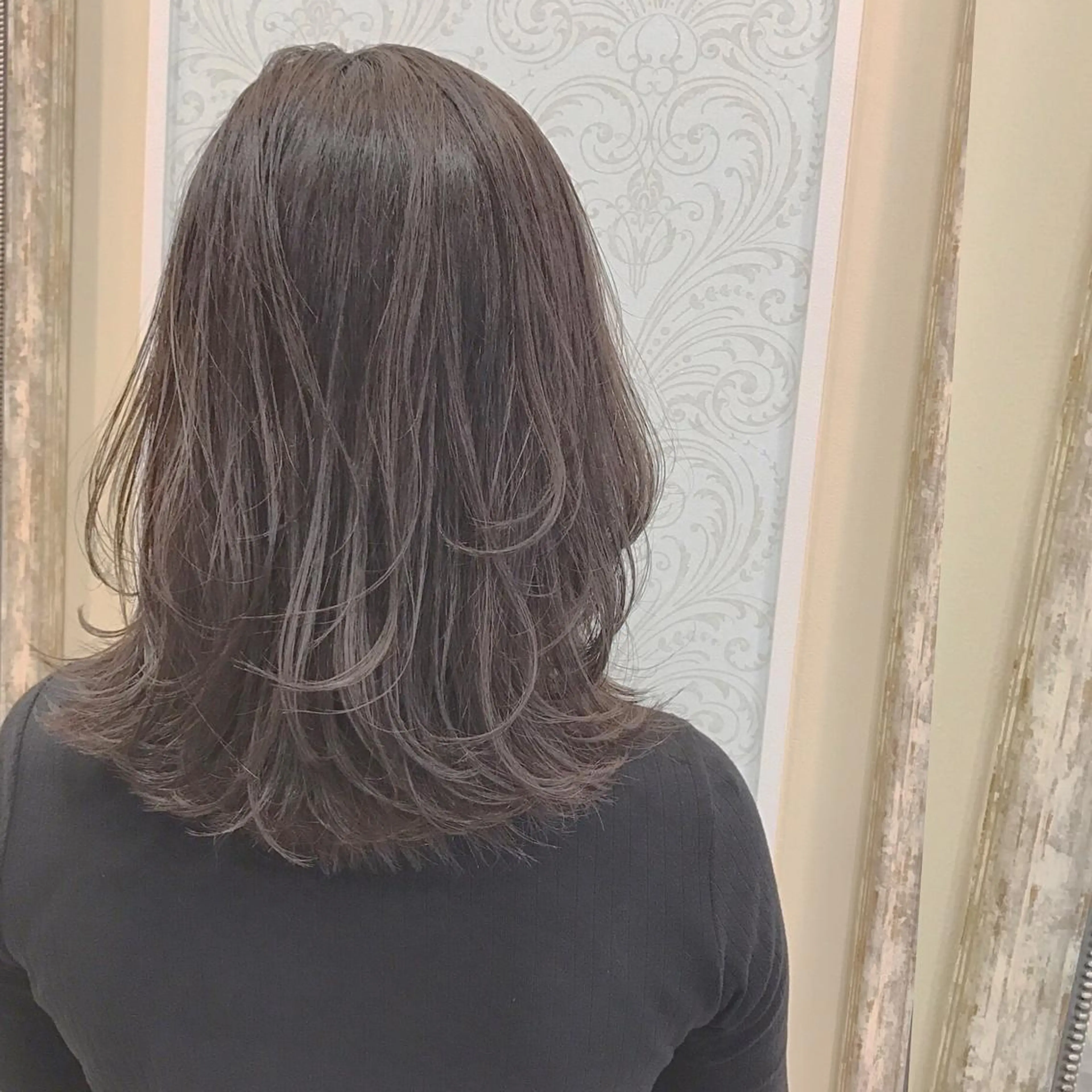 セミロング カラー グレージュ HARUNA🤍 大人ショートヘアのヘアスタイル