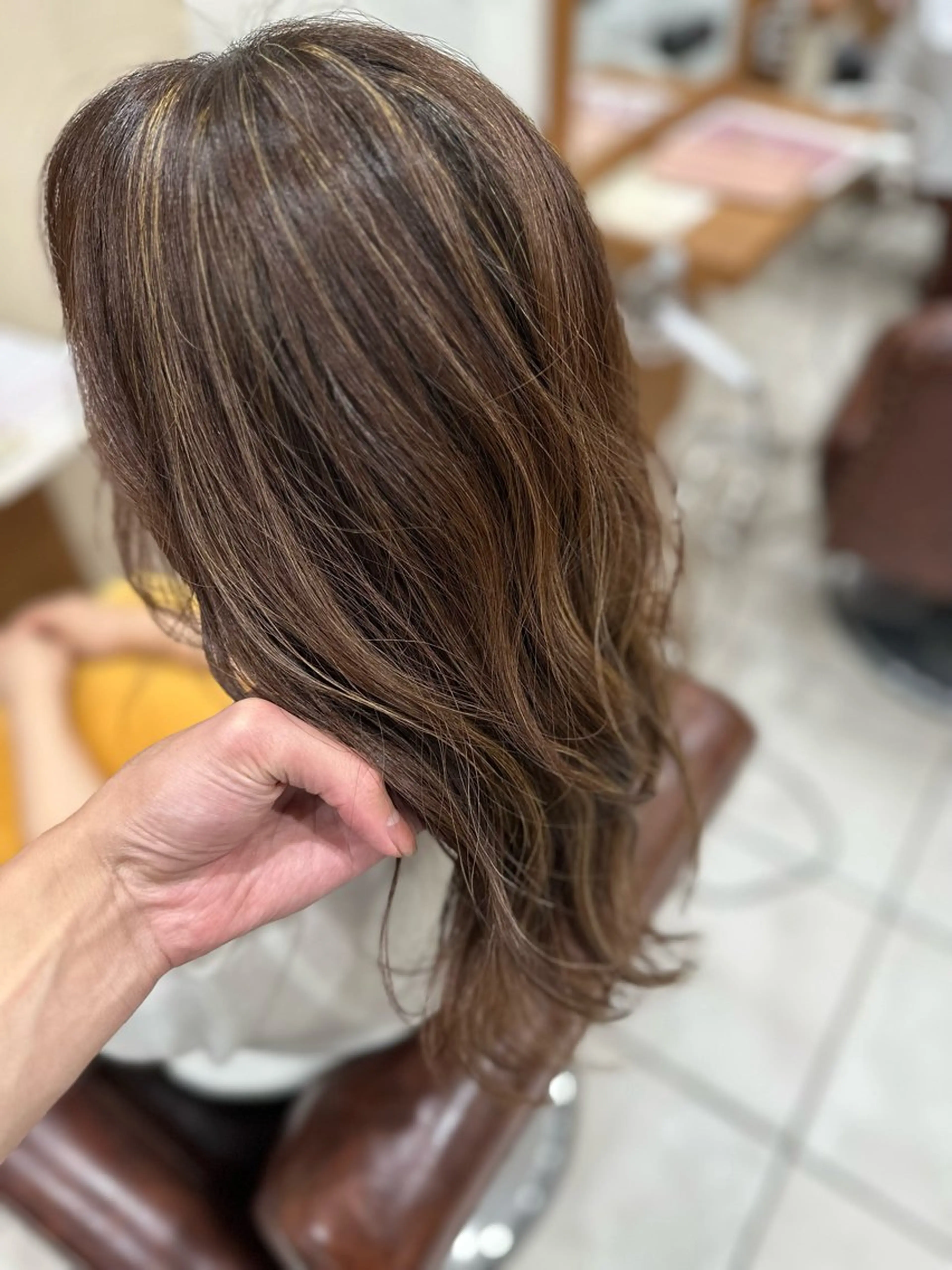 ロング カラー ブリーチ ケアブリーチ ハイライトカラー ハイライト カット ヘアカラー トリートメント ヘッドスパ 巻けるケア縮毛矯正✨ ケアカラー✨山下のヘアスタイル