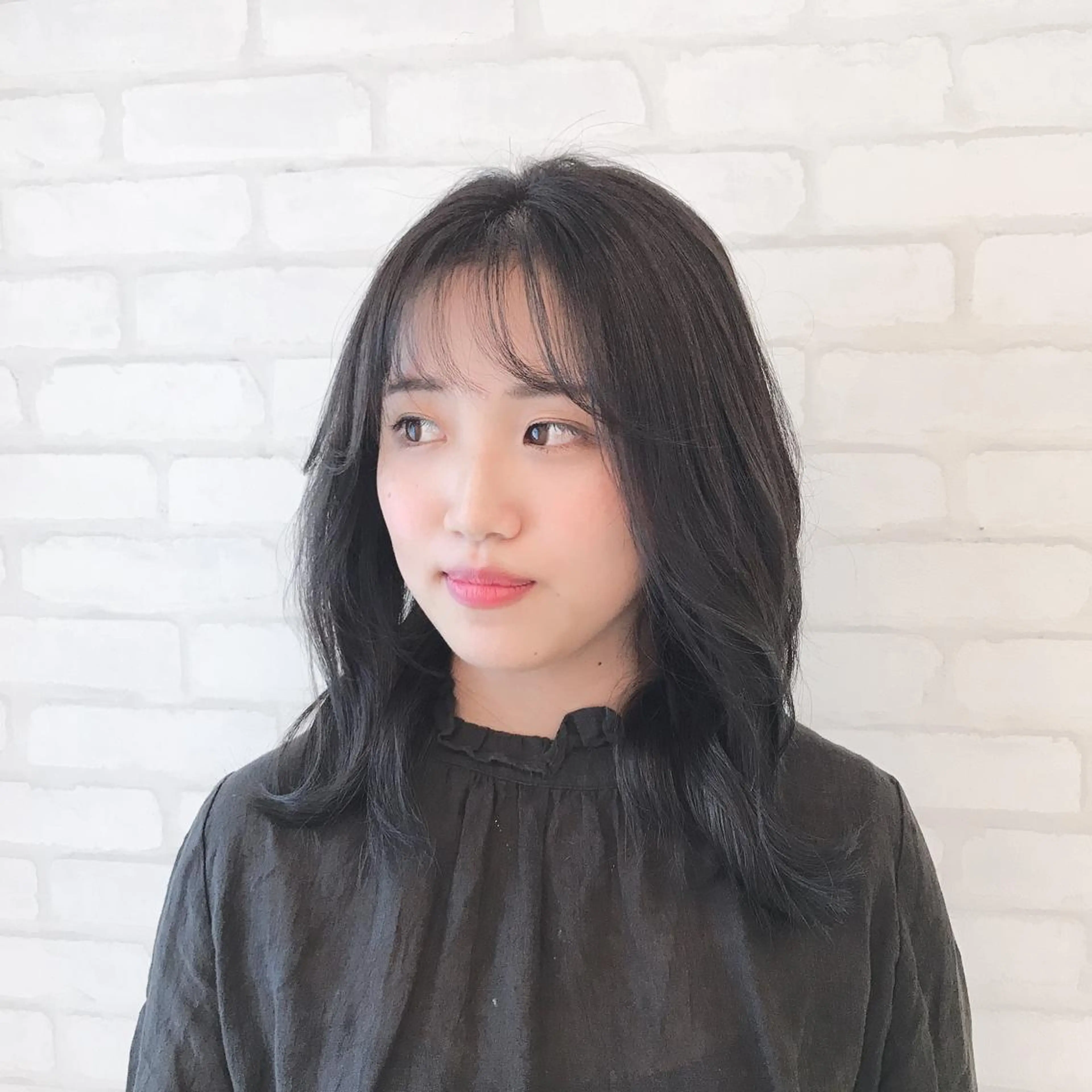 ミディアム カラー abilita AZUSAのヘアスタイル