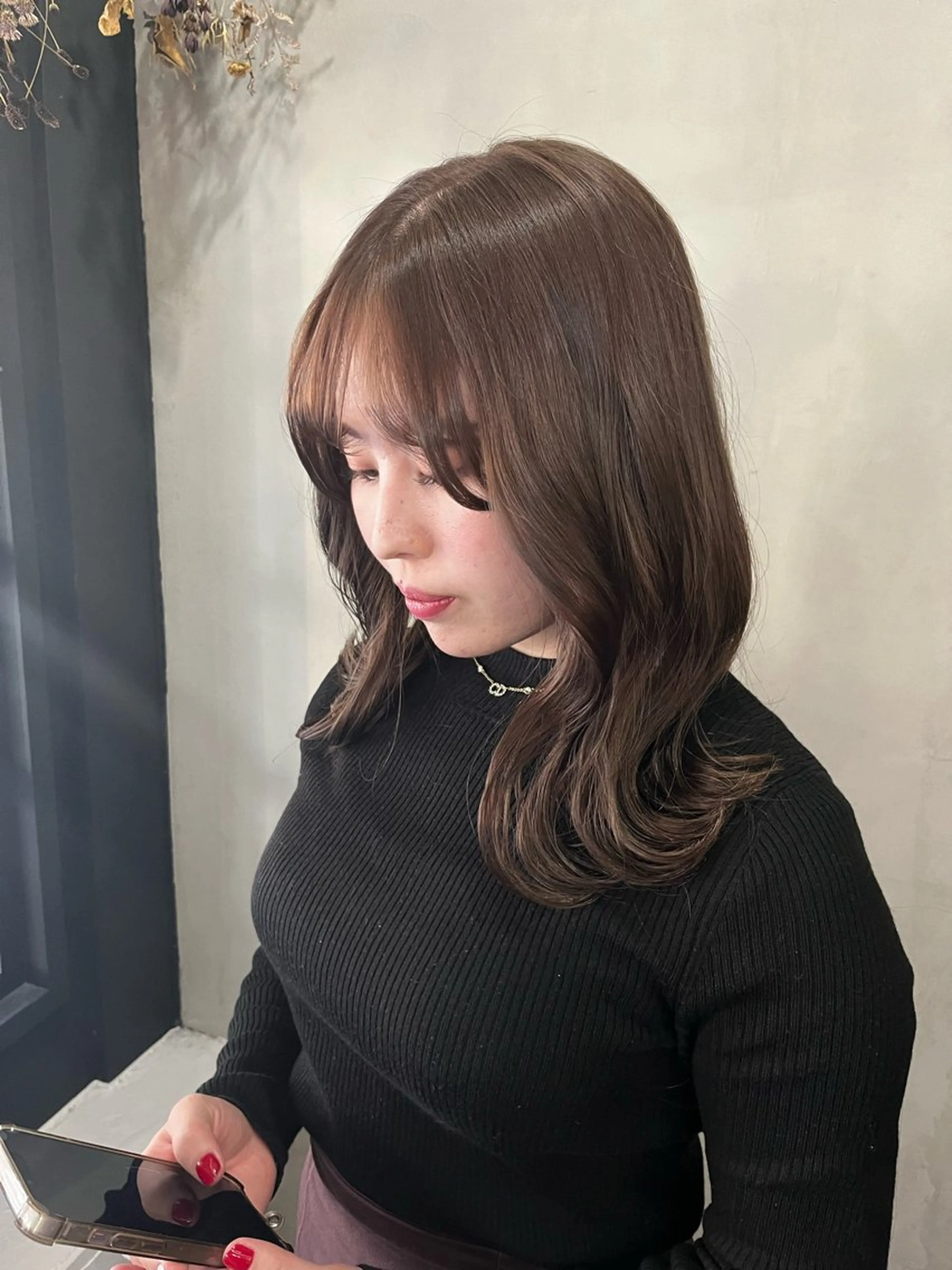 ロング ブリーチなしダブルカ ラー🩶manamiのヘアスタイル