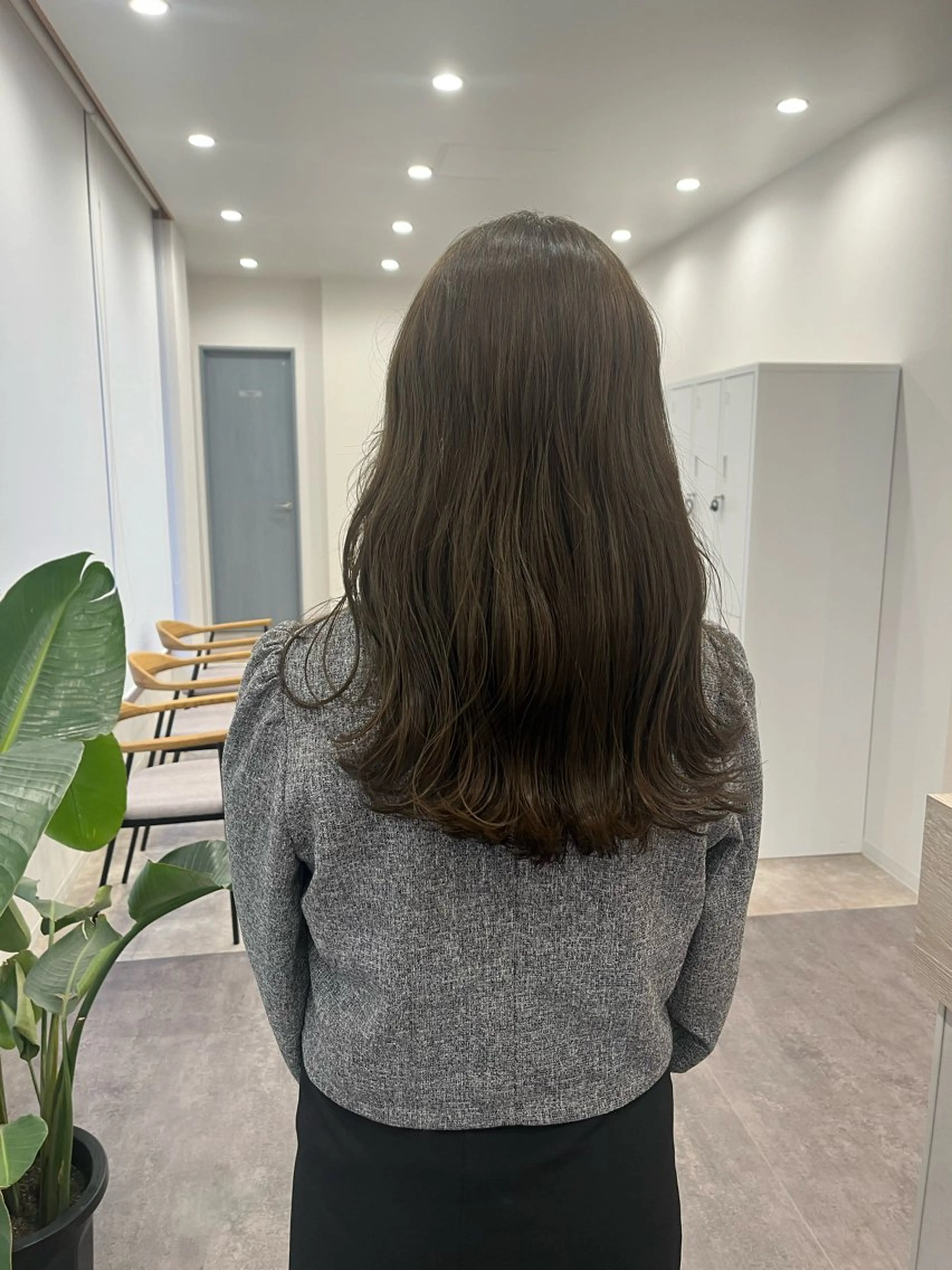 カラー カット ヘアカラー 金井 美悠のヘアスタイル