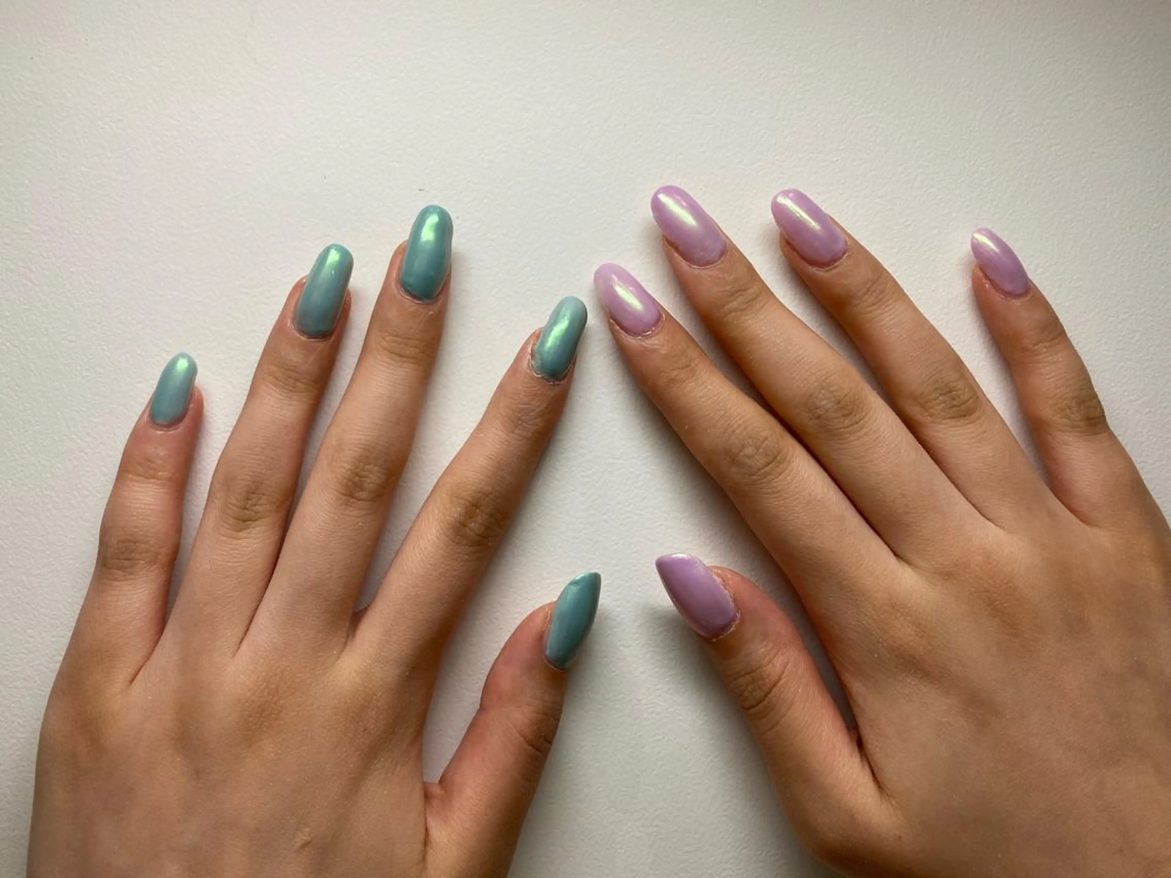 ネイル オーロラネイル PLATINUM   DOLL【プラチナムドール】所属・ひろこ eyelist🎀のマツエク・マツパデザイン