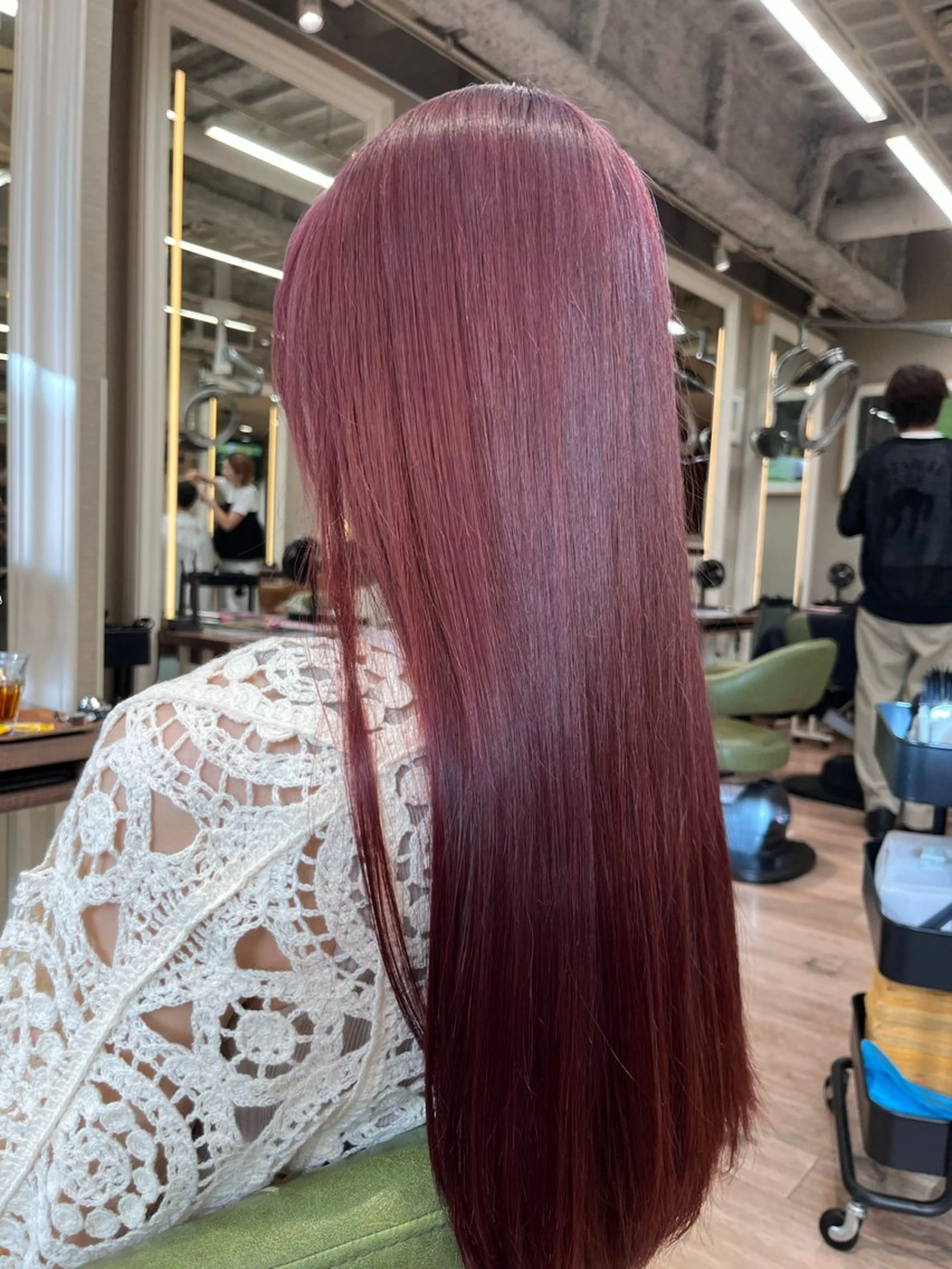 ロング カラー ボルドーカラー ロング dogstar小林諒 レイヤー/パーマのヘアスタイル