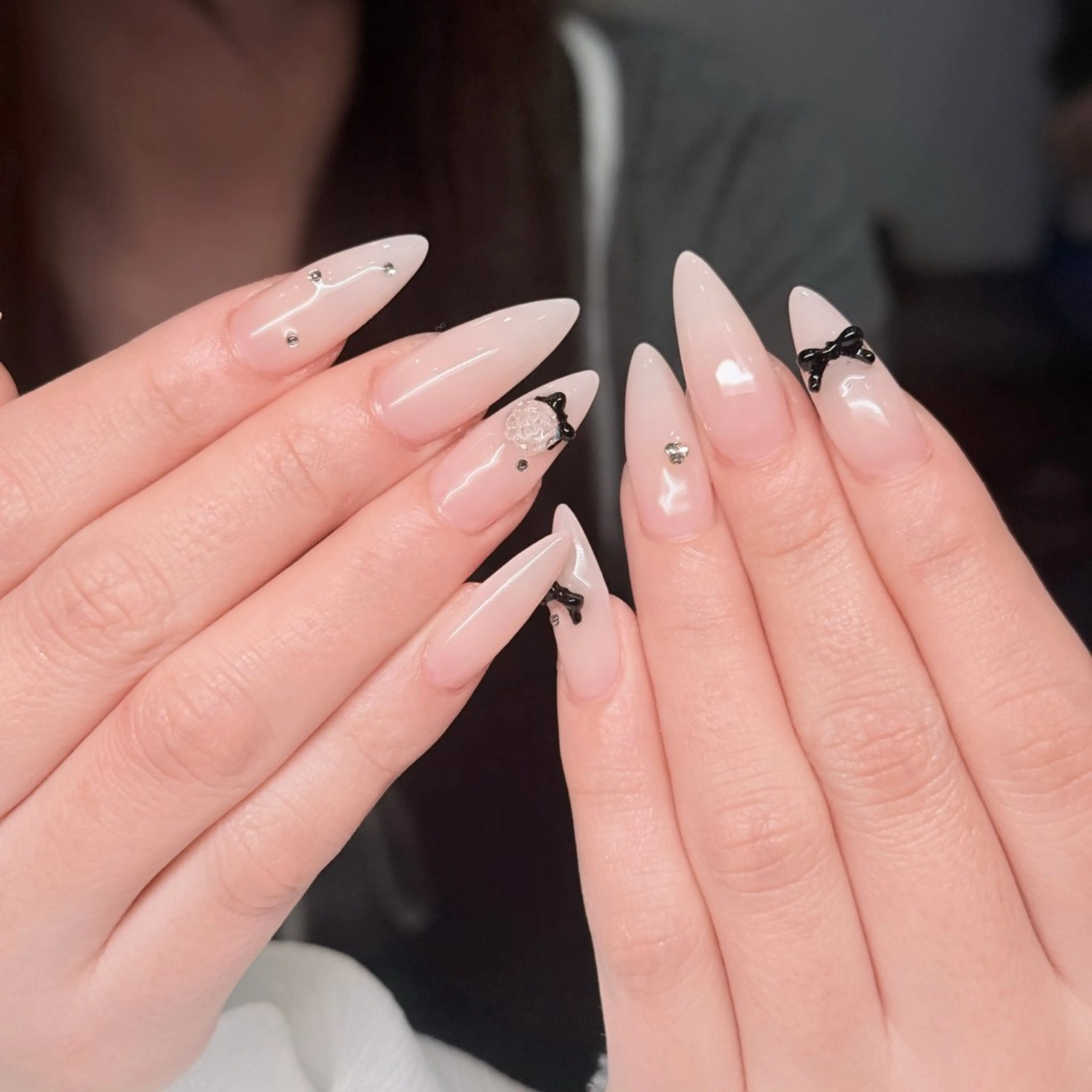 ネイル オーロラネイル ブルー チークネイル フットネイル フレンチネイル ハンドネイル JAN 168 池袋のネイルデザイン