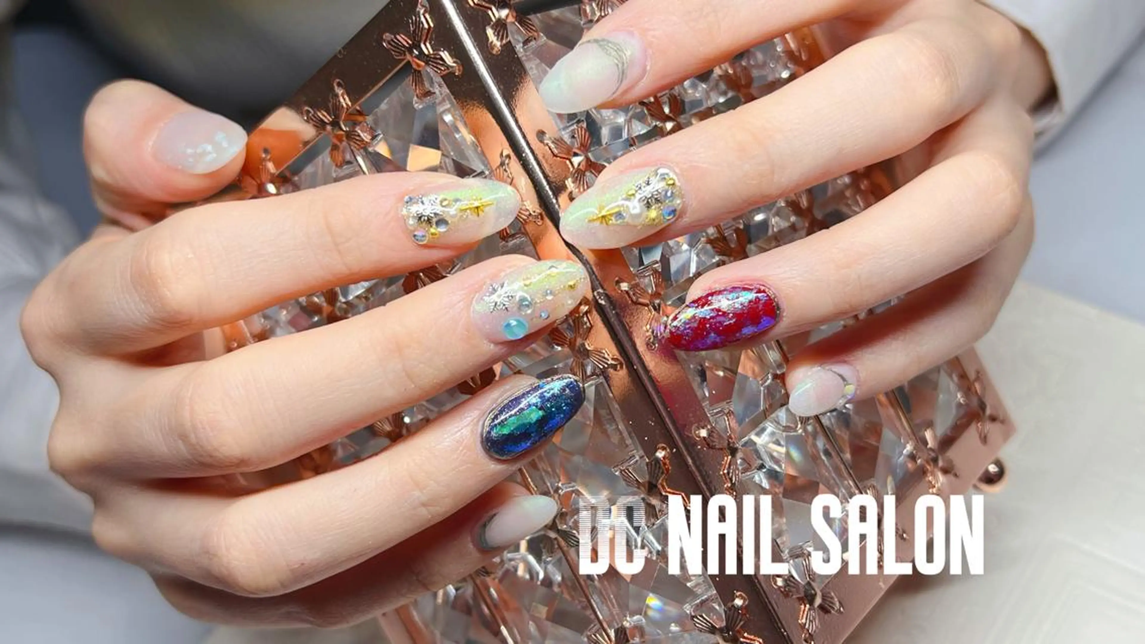 ネイル ジェルネイル ニュアンスネイル オフィスネイル ストーンネイル 冬ネイル DC nail salonのネイルデザイン