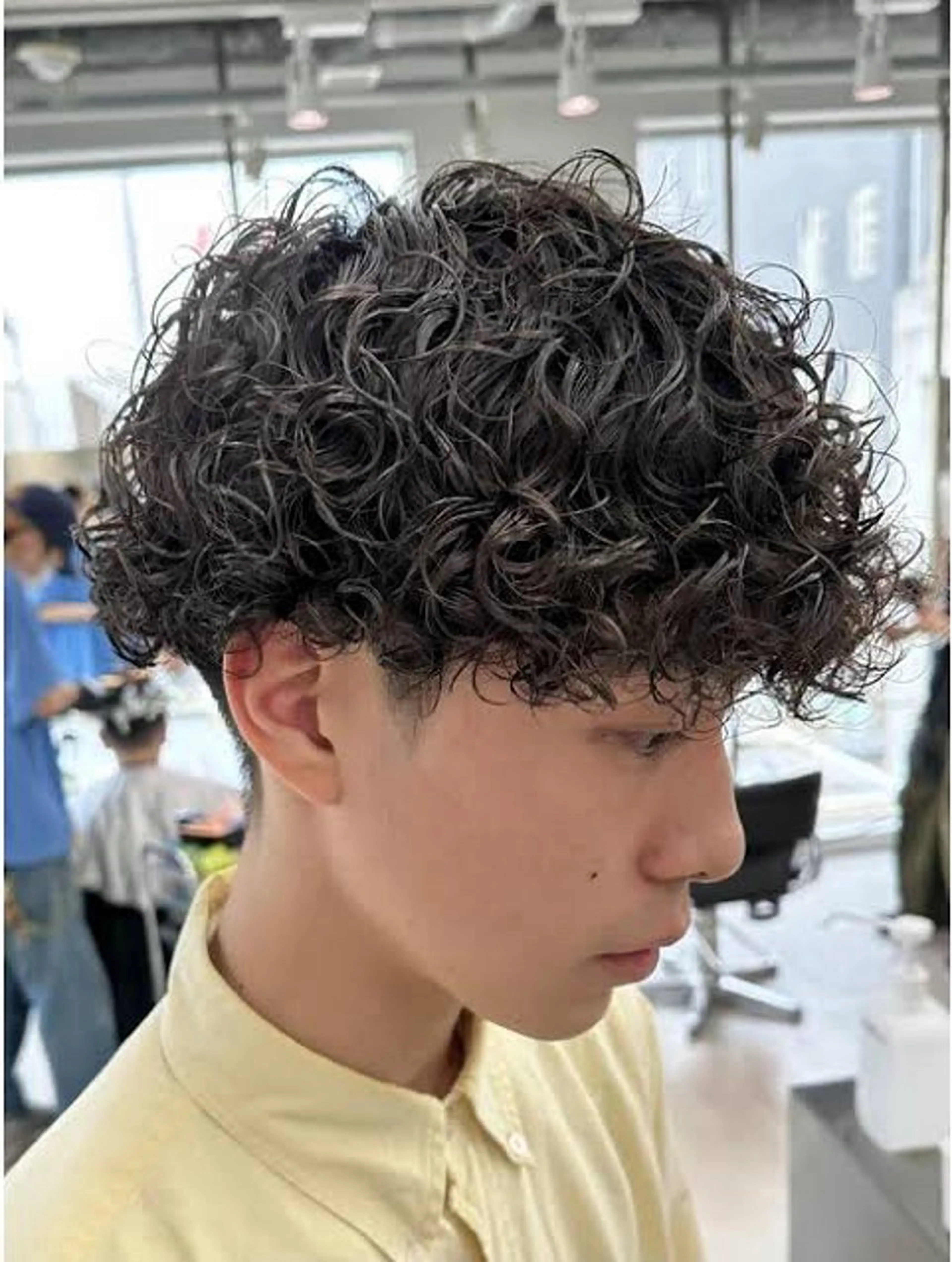ショート パーマ メンズ メンズパーマ プードルパーマ プードルパーマ カット パーマ メンズパーマ 岩成健志郎のヘアスタイル