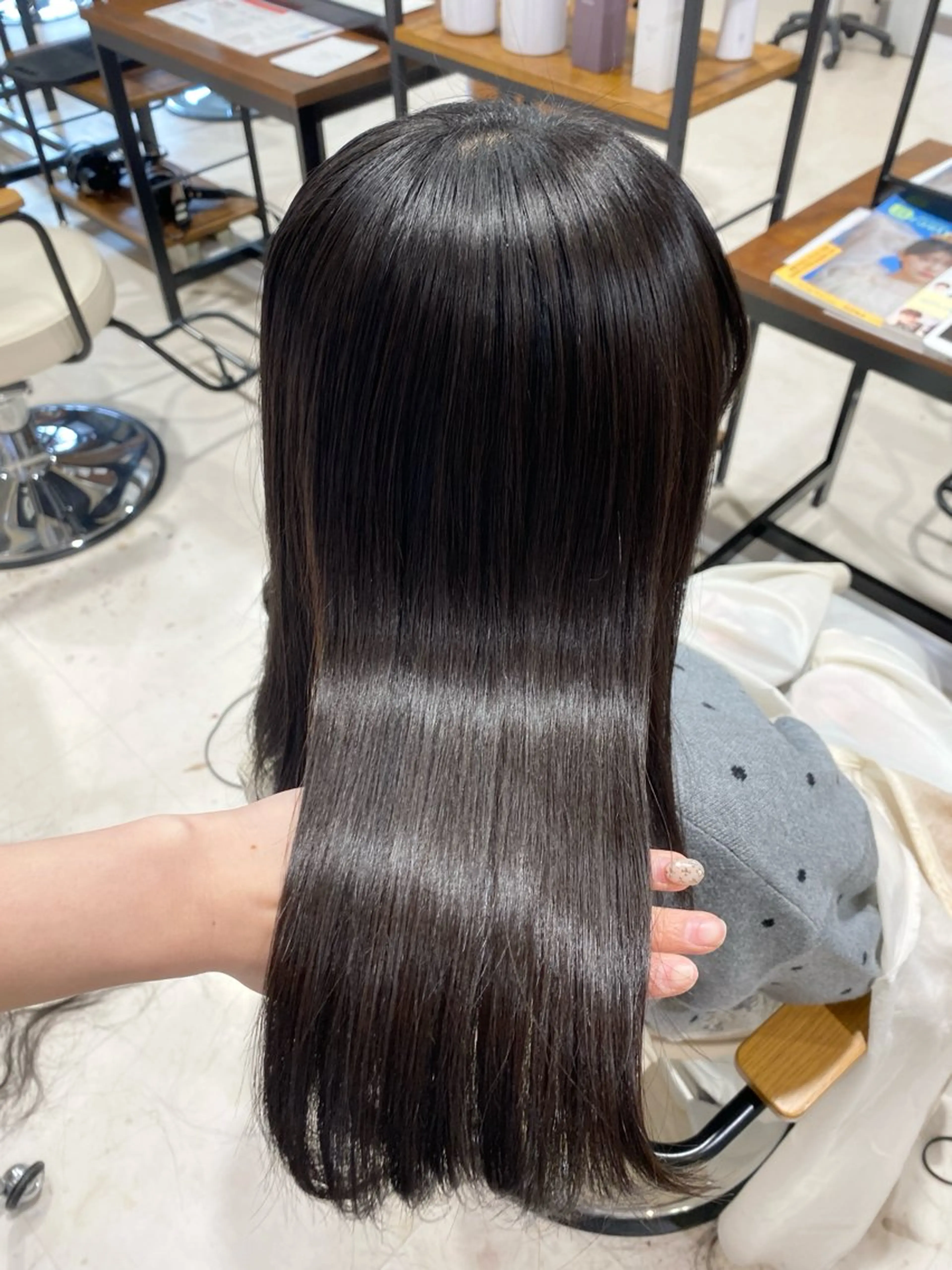 ロング 縮毛矯正 amoretto 🩶るのんのヘアスタイル