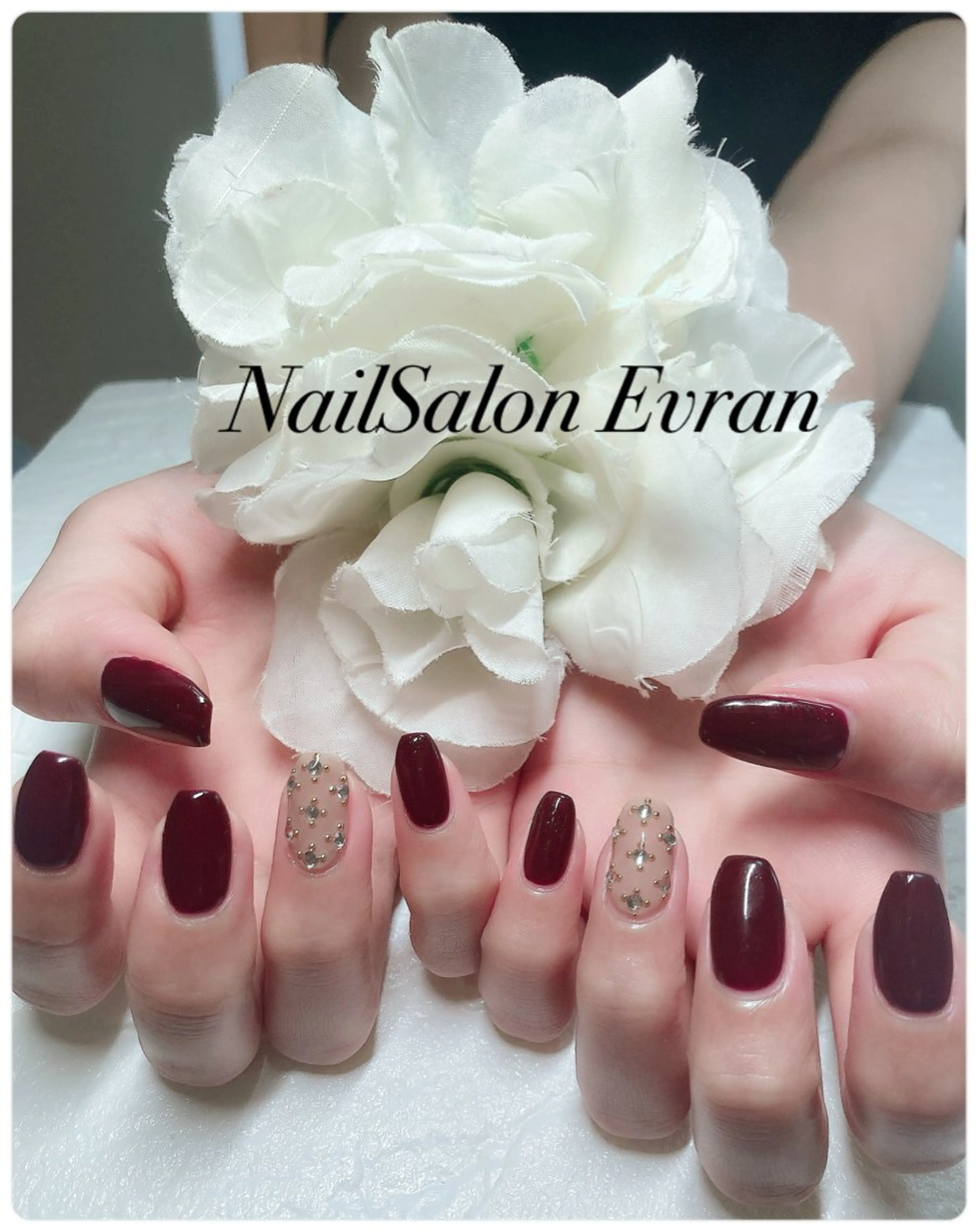 ネイル アートネイル ボルドー フレンチネイル マグネットネイル 持ち込み ハンドネイル Nail salon Evranのネイルデザイン