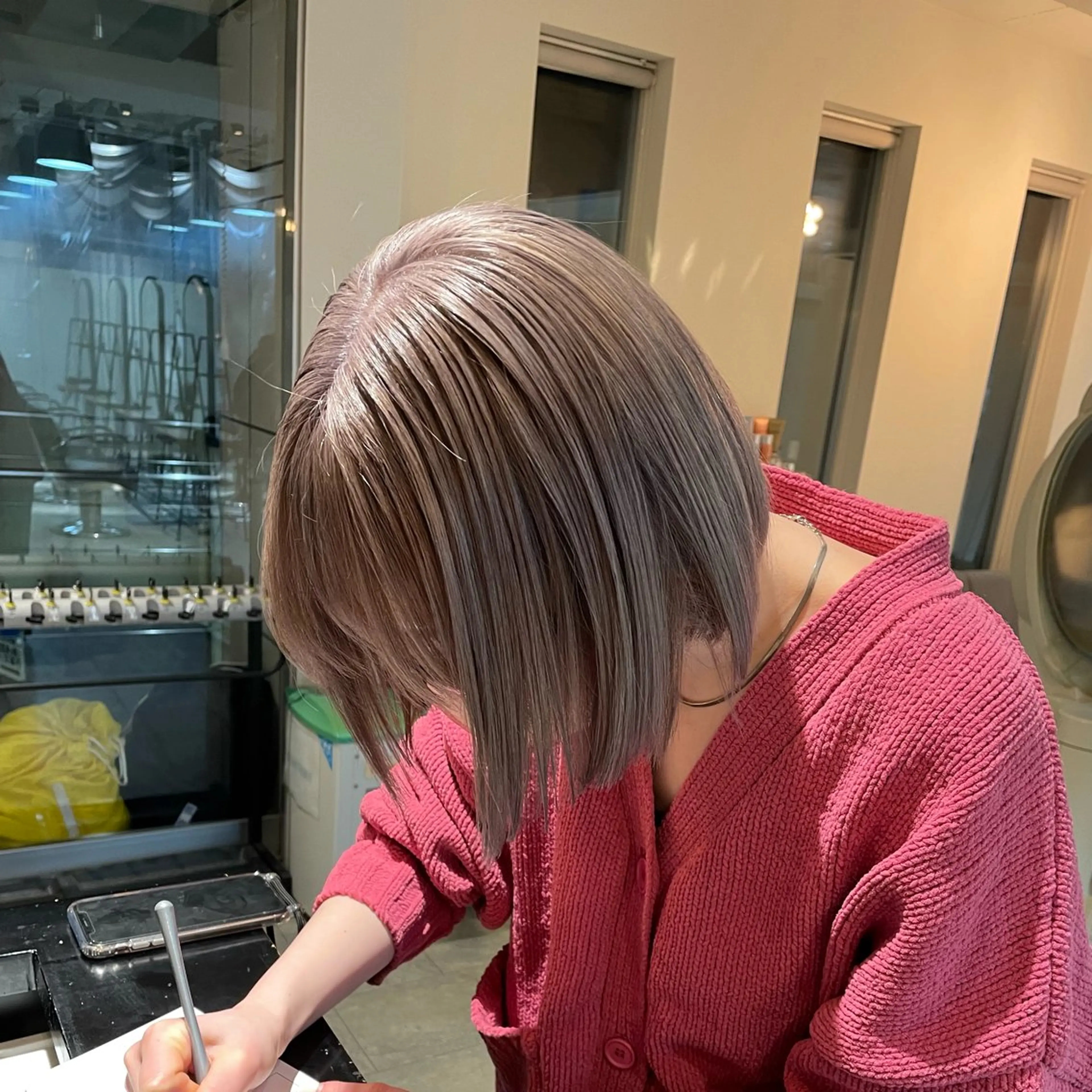 ミディアム ヘアカラー 🩵ྀིハイトーン みほ🎀🫐のヘアスタイル