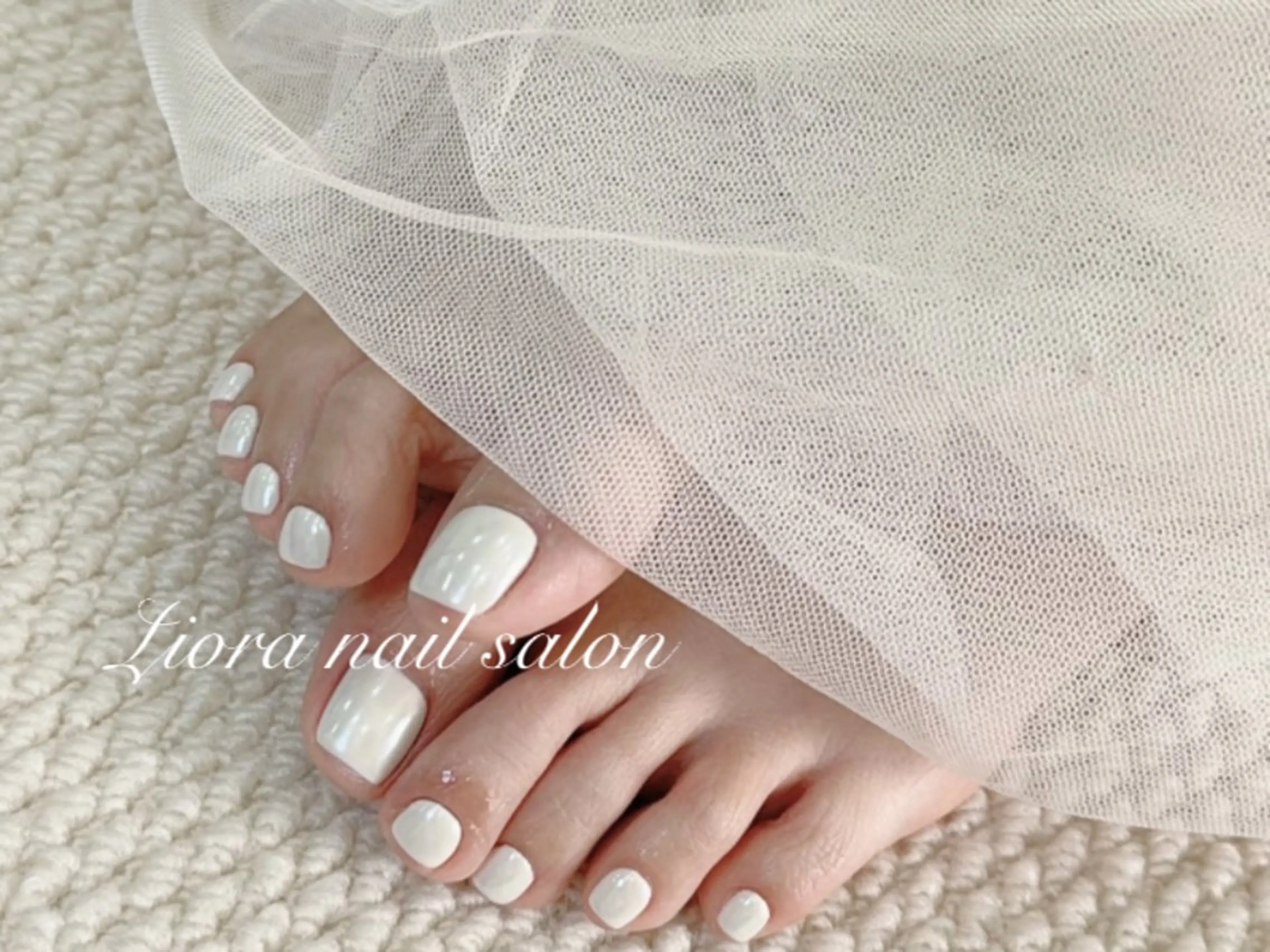 ネイル フレンチネイル ジェルネイル ガーリー グラデーション キラキラネイル フットネイル Liora nail 1のネイルデザイン