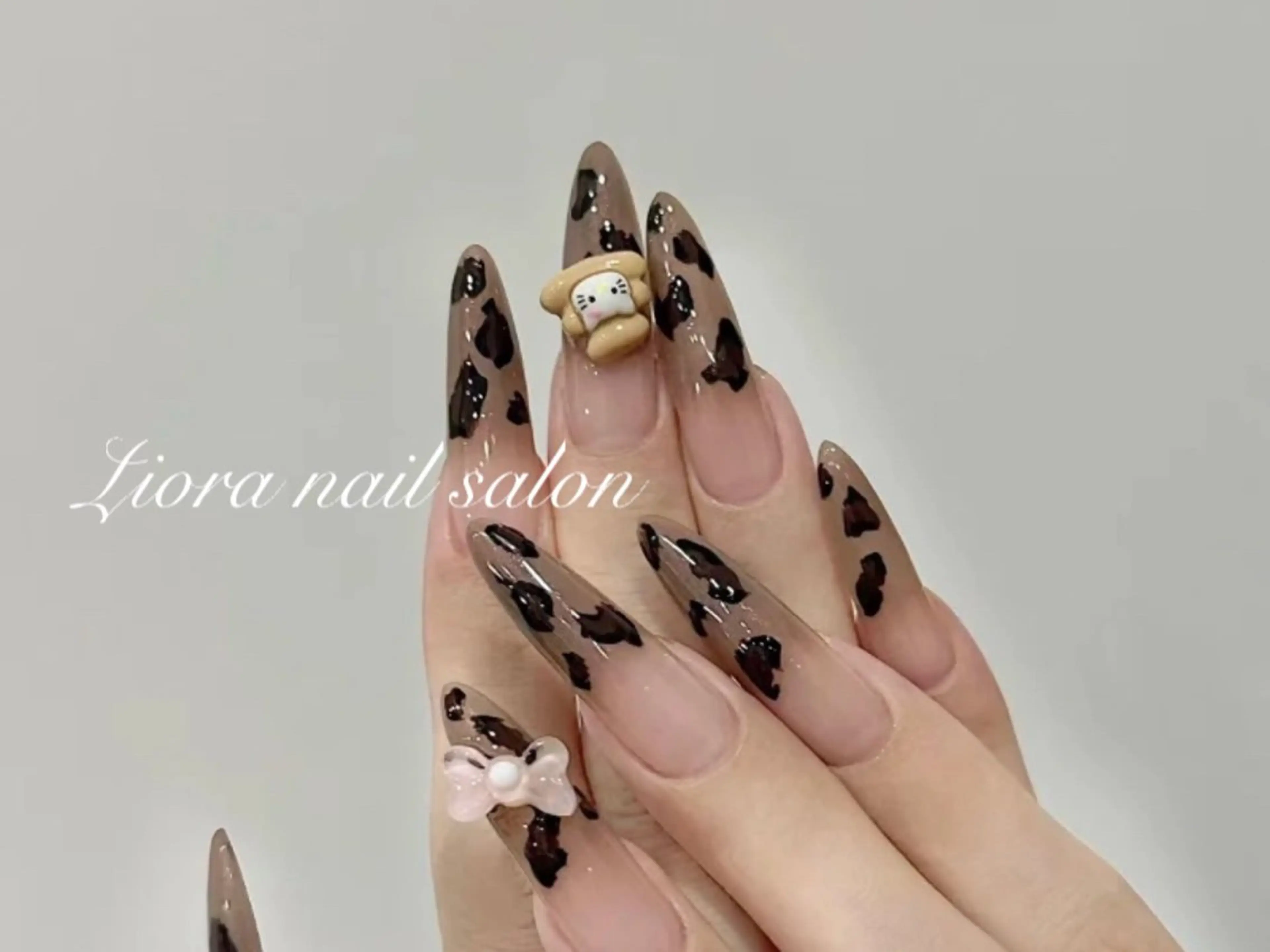 ネイル フレンチネイル ジェルネイル ガーリー グラデーション キラキラネイル Liora nail スカルプ専門店のネイルデザイン
